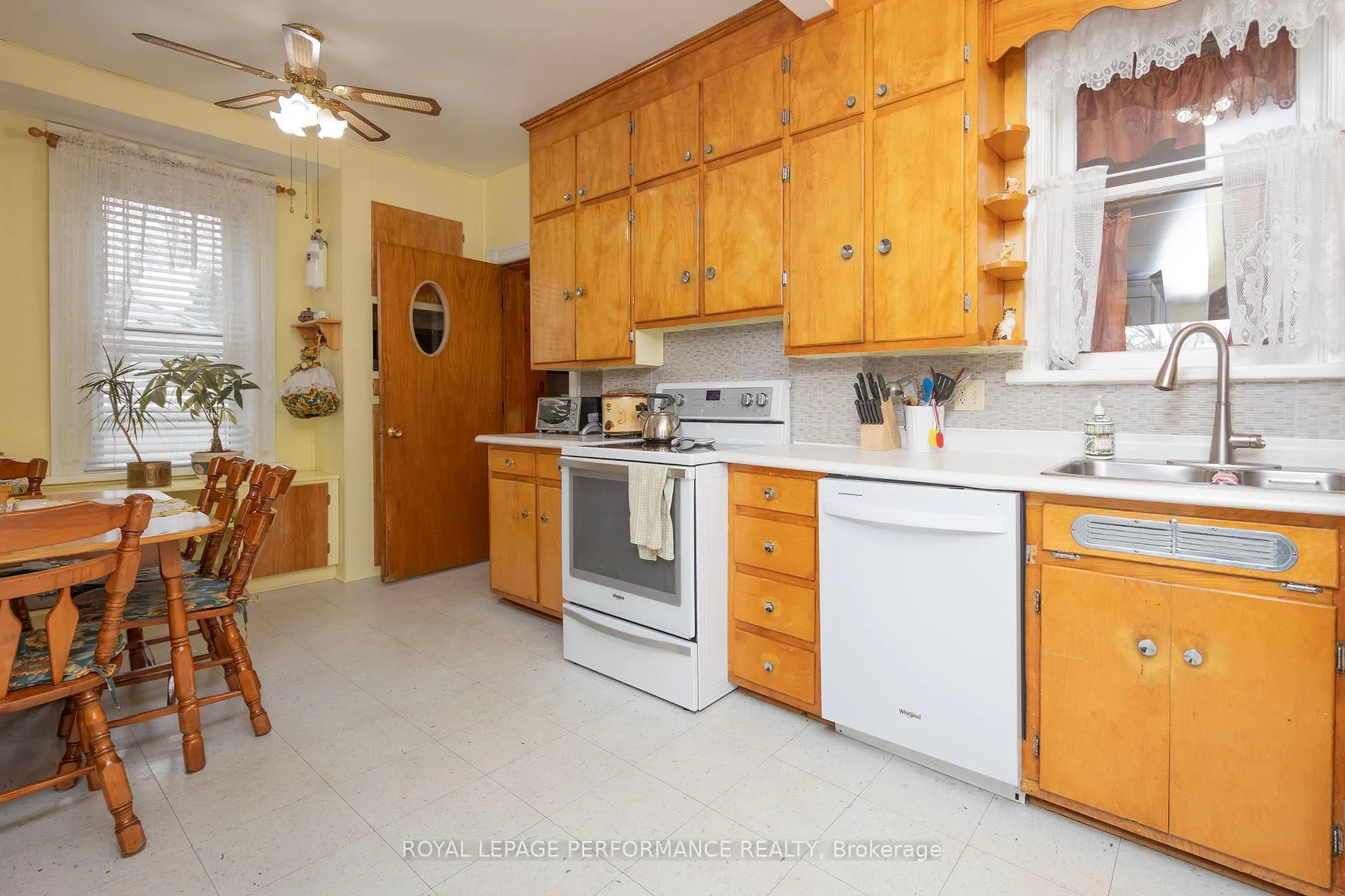 Photo 8 of 11 Peter Street, North Glengarry, Maxville — HOMEH