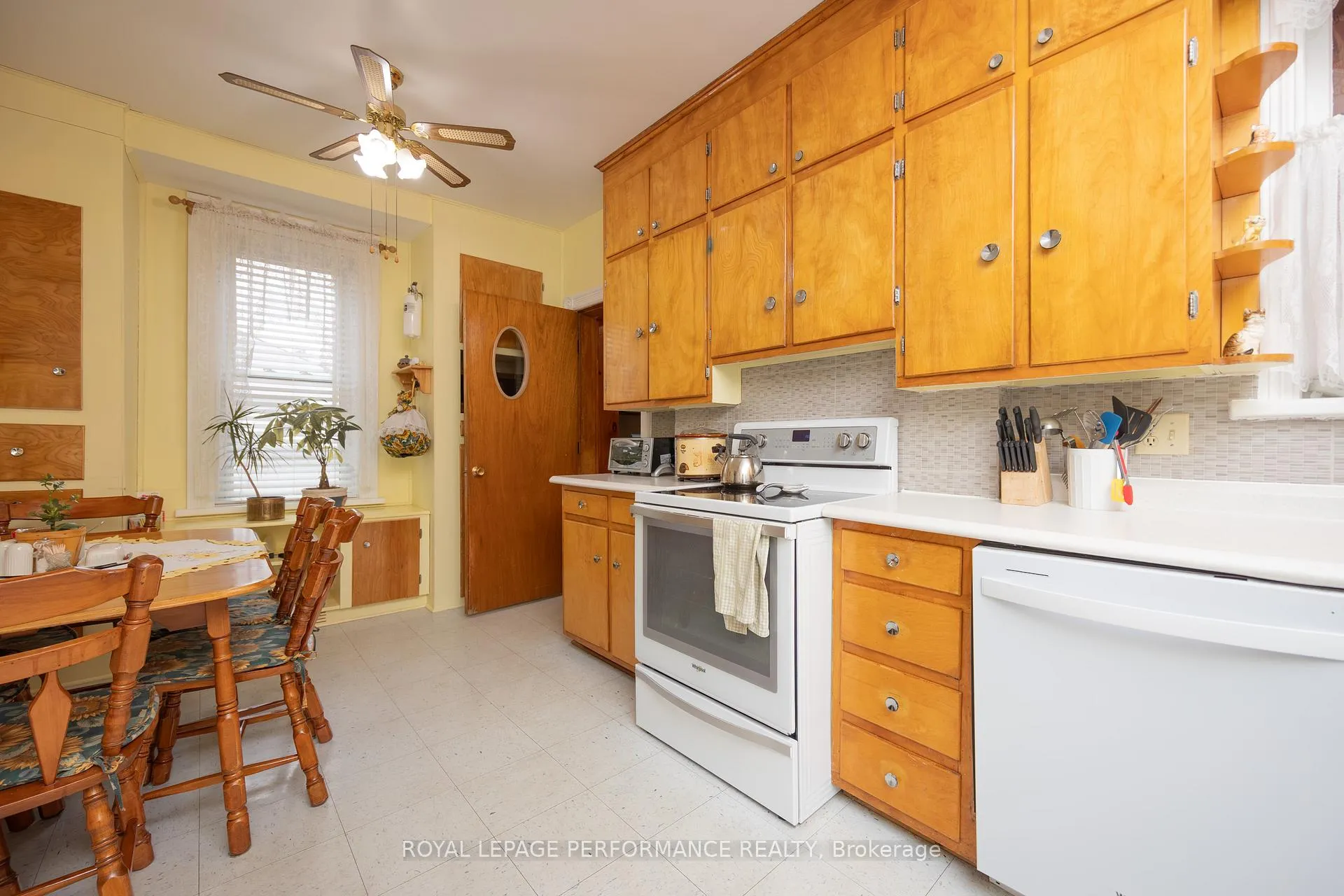 Photo 35 of 11 Peter Street, North Glengarry, Maxville — HOMEH