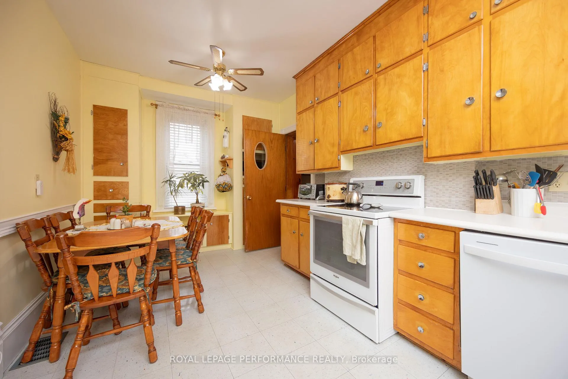 Photo 9 of 11 Peter Street, North Glengarry, Maxville — HOMEH