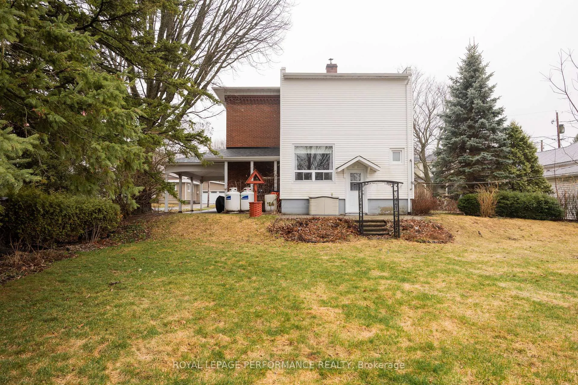 Photo 26 of 11 Peter Street, North Glengarry, Maxville — HOMEH