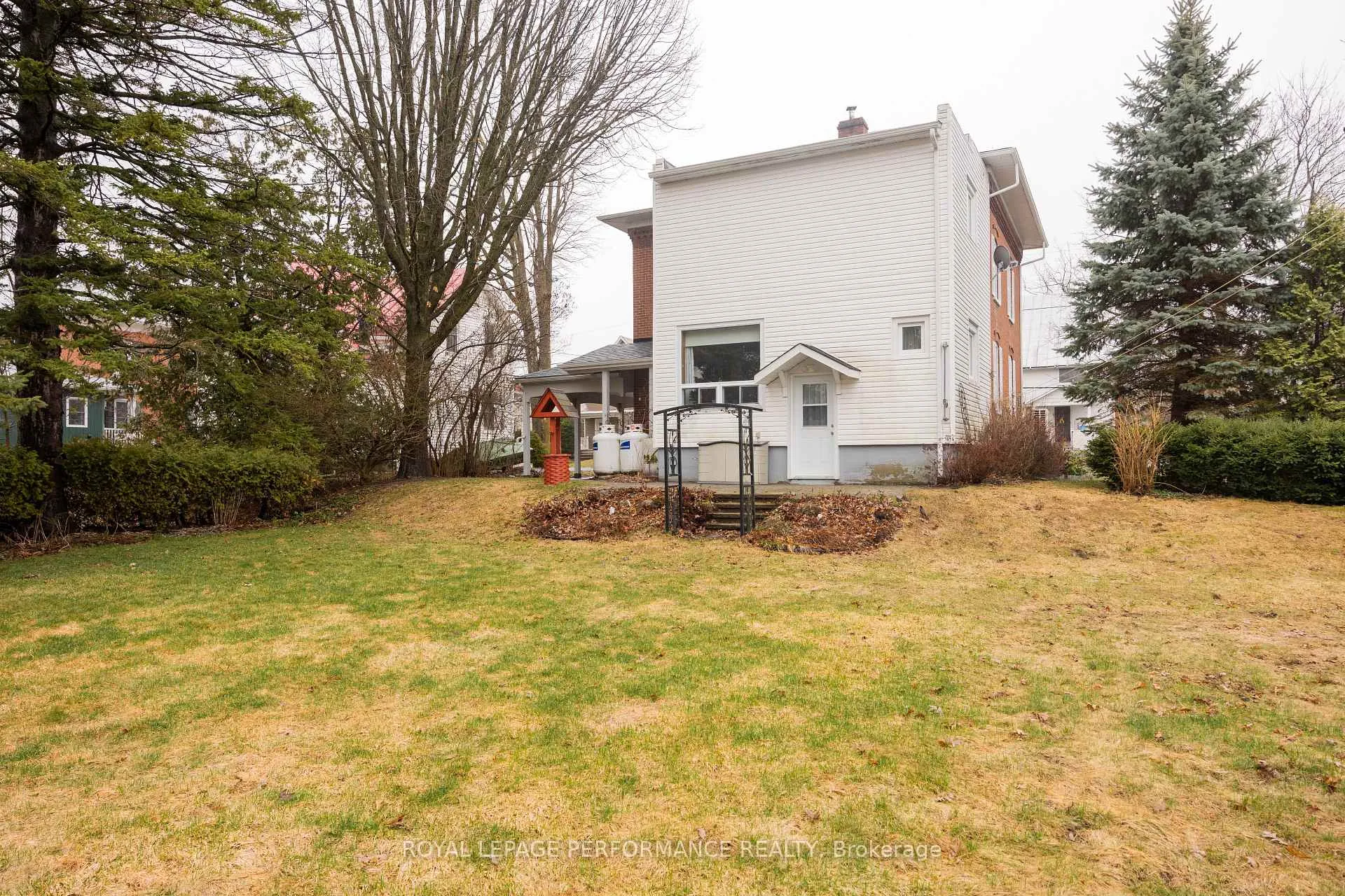 Photo 32 of 11 Peter Street, North Glengarry, Maxville — HOMEH