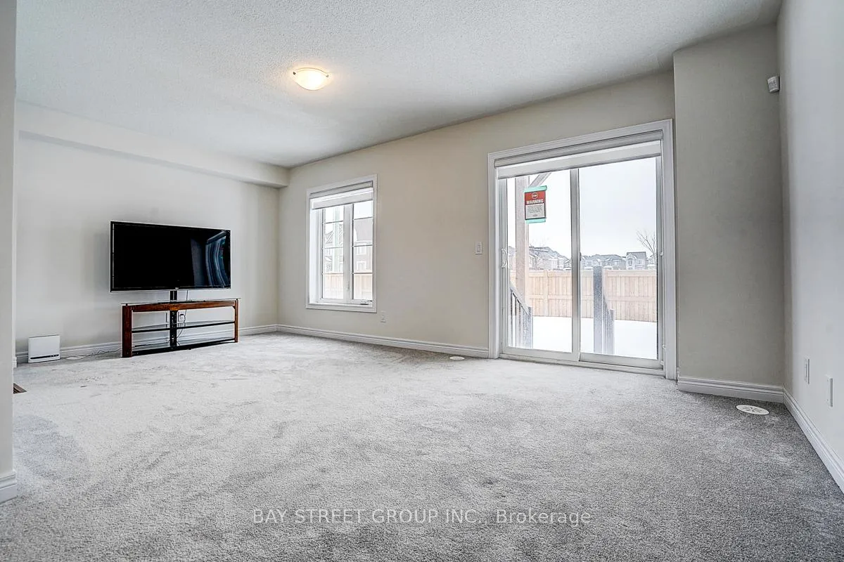 Photo 23 of 19 Morrison Crescent, Whitby, Rural Whitby — HOMEH