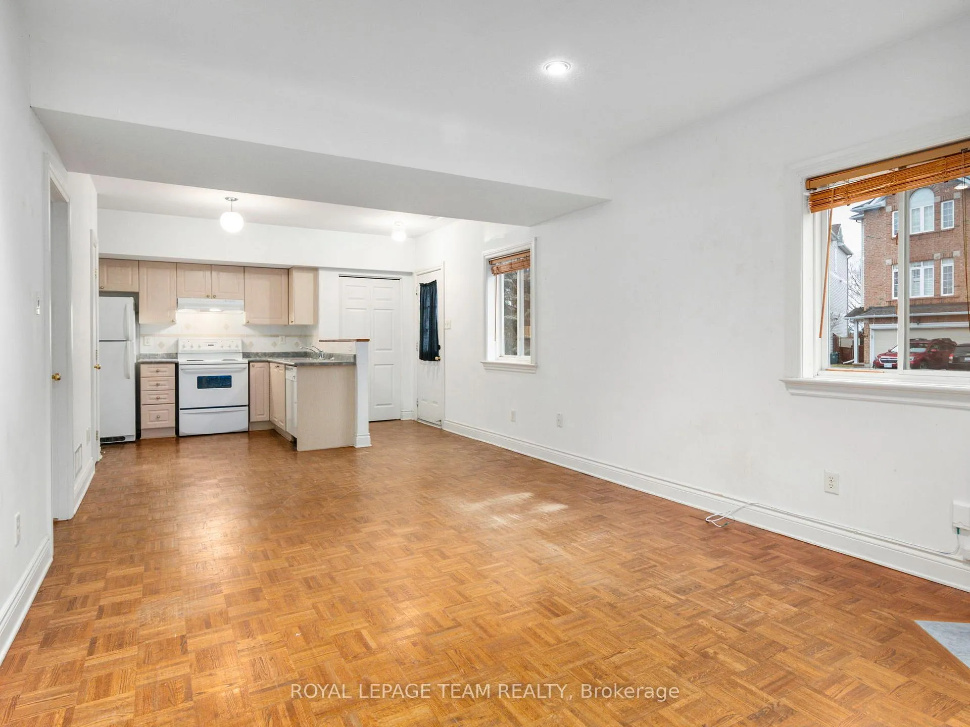 Photo 7 of 51 Castle Glen Crescent, Ottawa, Kanata - Glencairn/Hazeldean — HOMEH