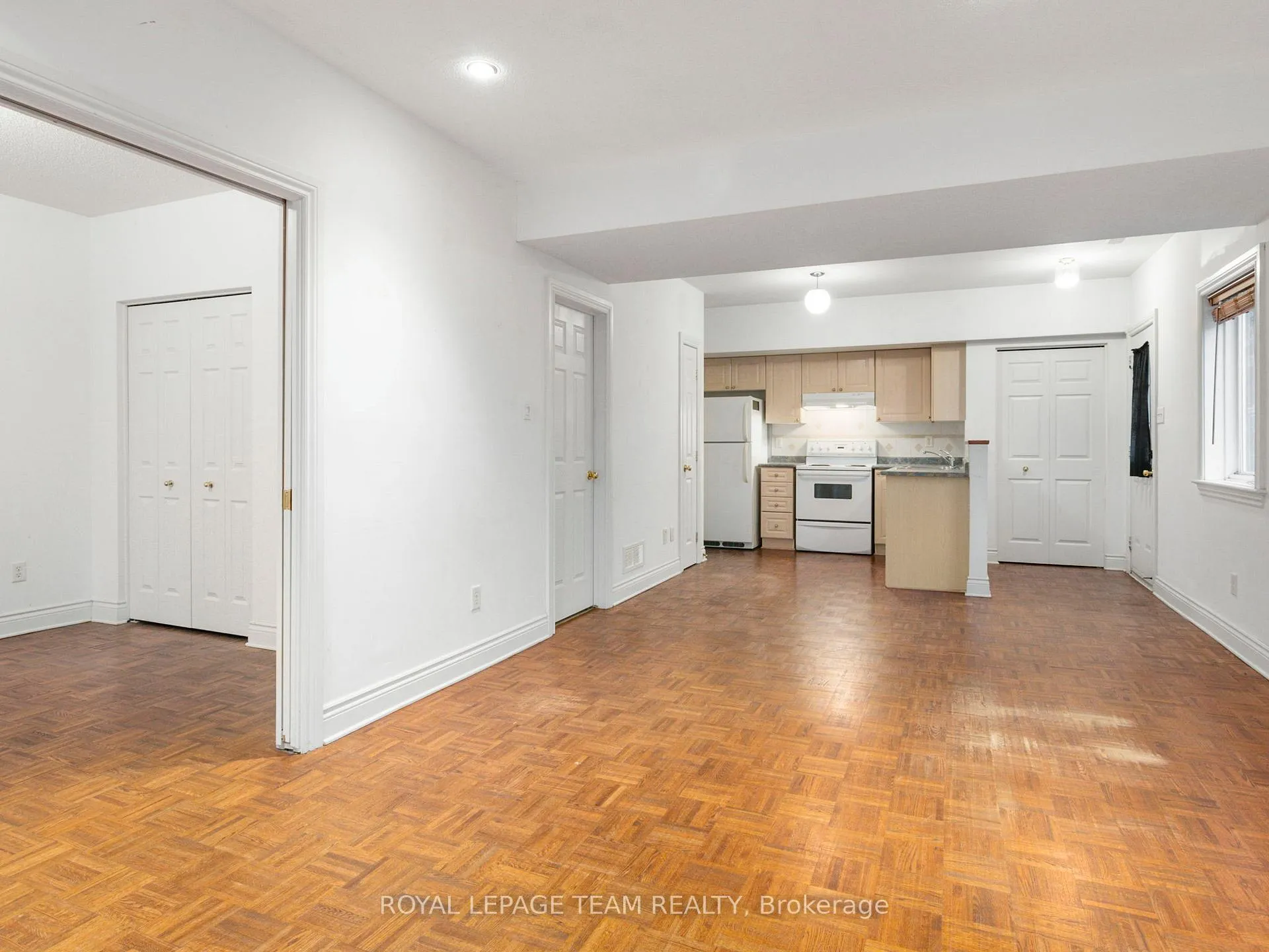 Photo 8 of 51 Castle Glen Crescent, Ottawa, Kanata - Glencairn/Hazeldean — HOMEH