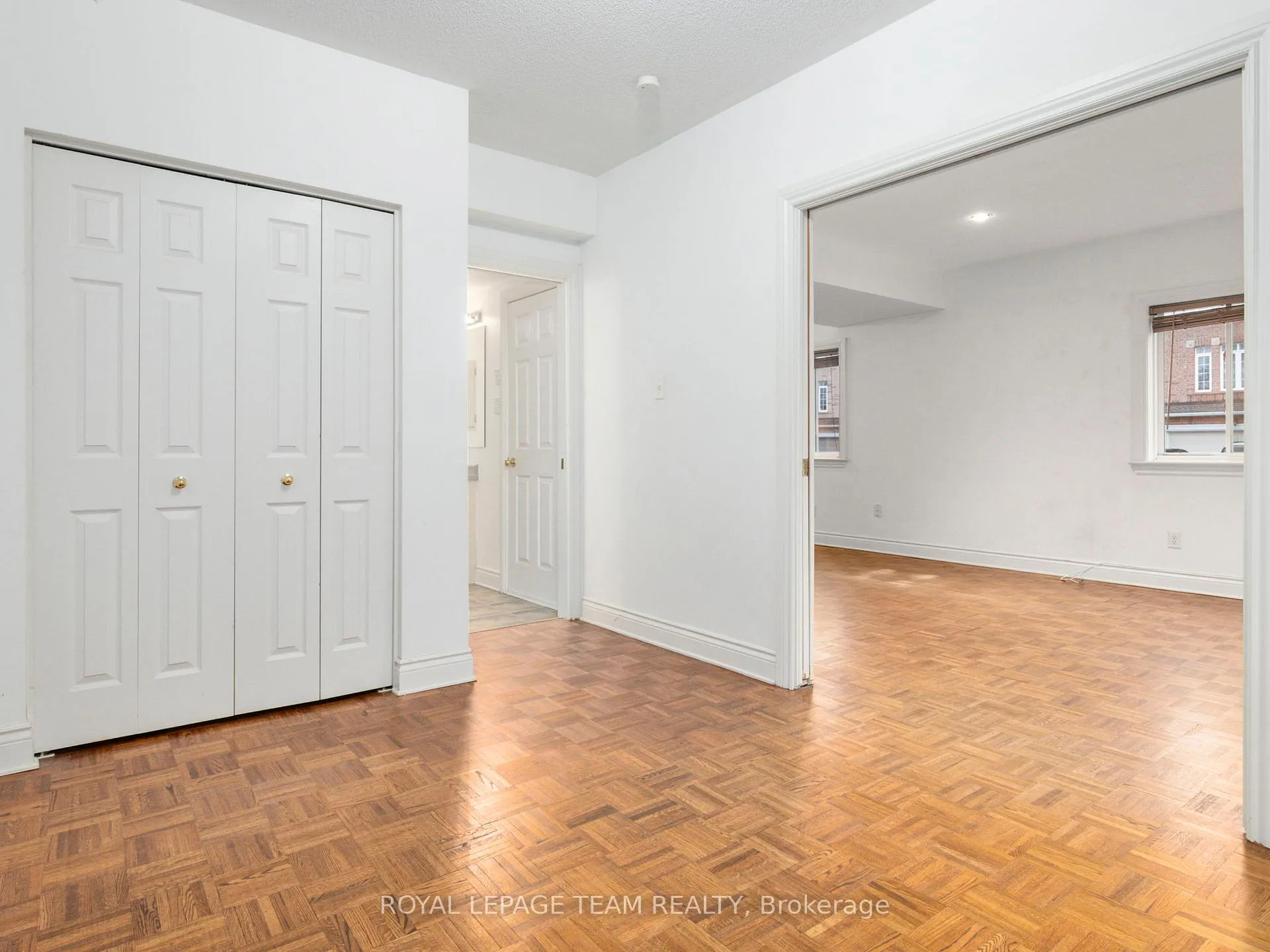 Photo 10 of 51 Castle Glen Crescent, Ottawa, Kanata - Glencairn/Hazeldean — HOMEH