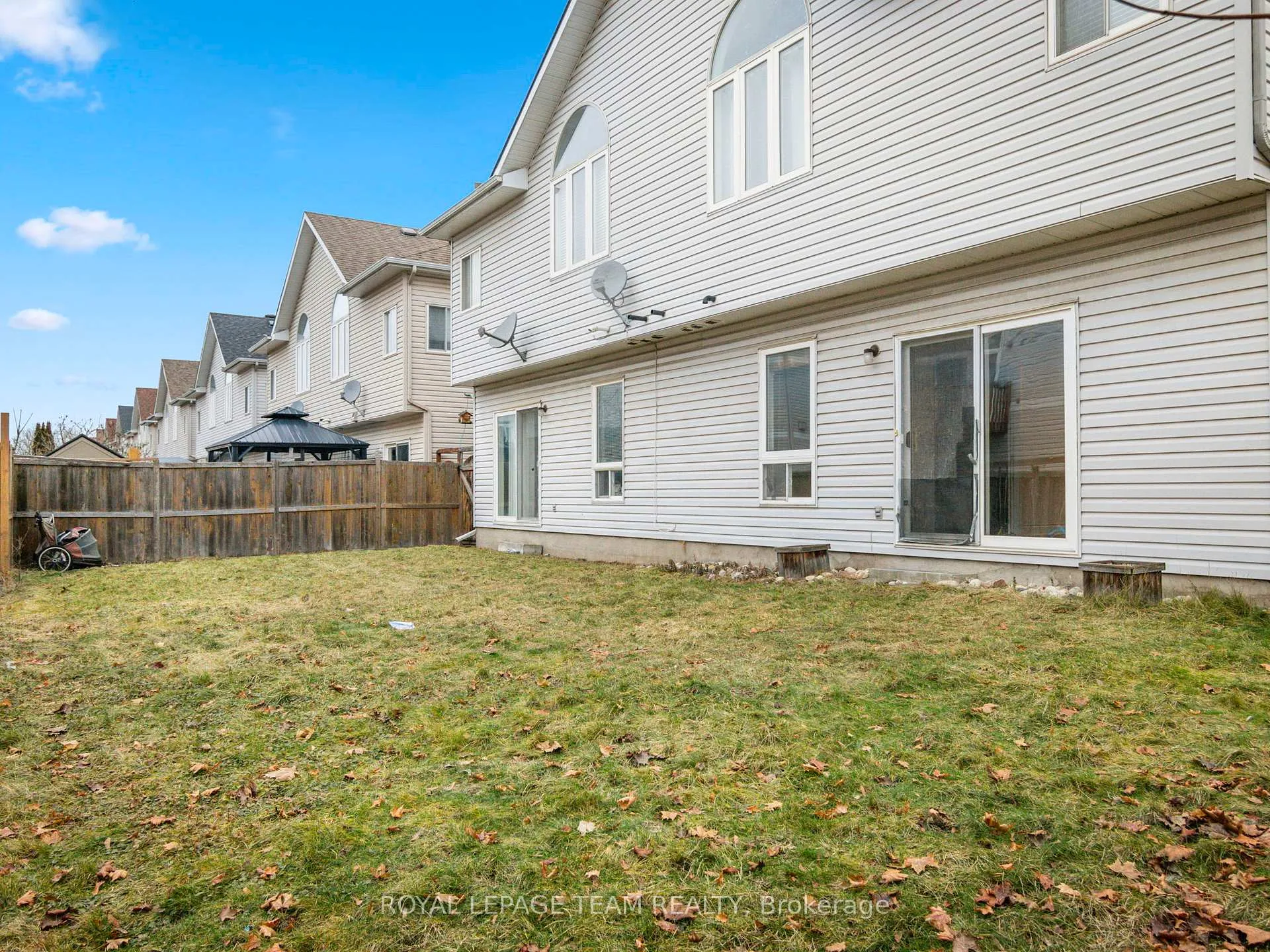 Photo 15 of 51 Castle Glen Crescent, Ottawa, Kanata - Glencairn/Hazeldean — HOMEH