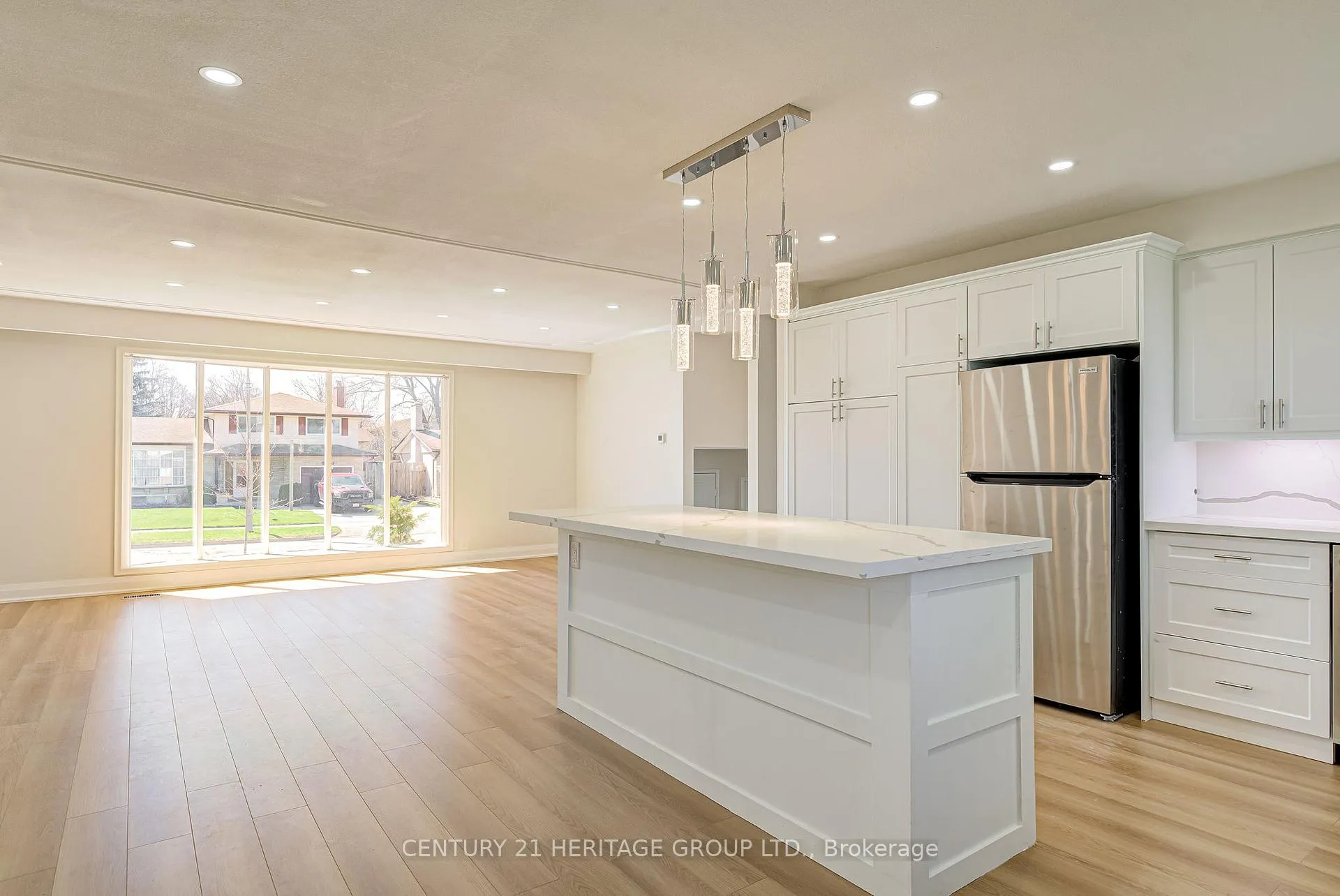 Photo 11 of 139 Strathcona Crescent, Kitchener — HOMEH