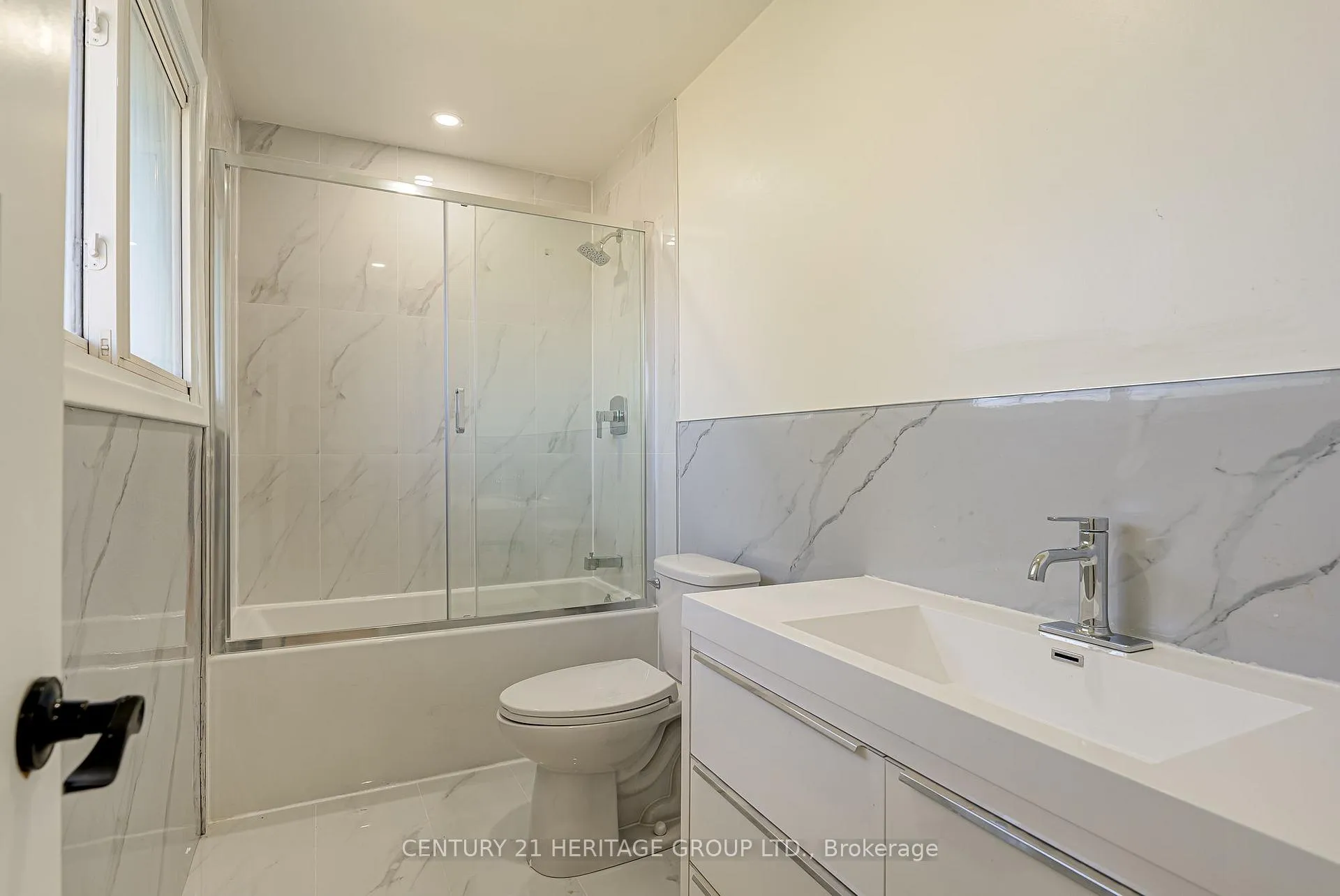 Photo 22 of 139 Strathcona Crescent, Kitchener — HOMEH