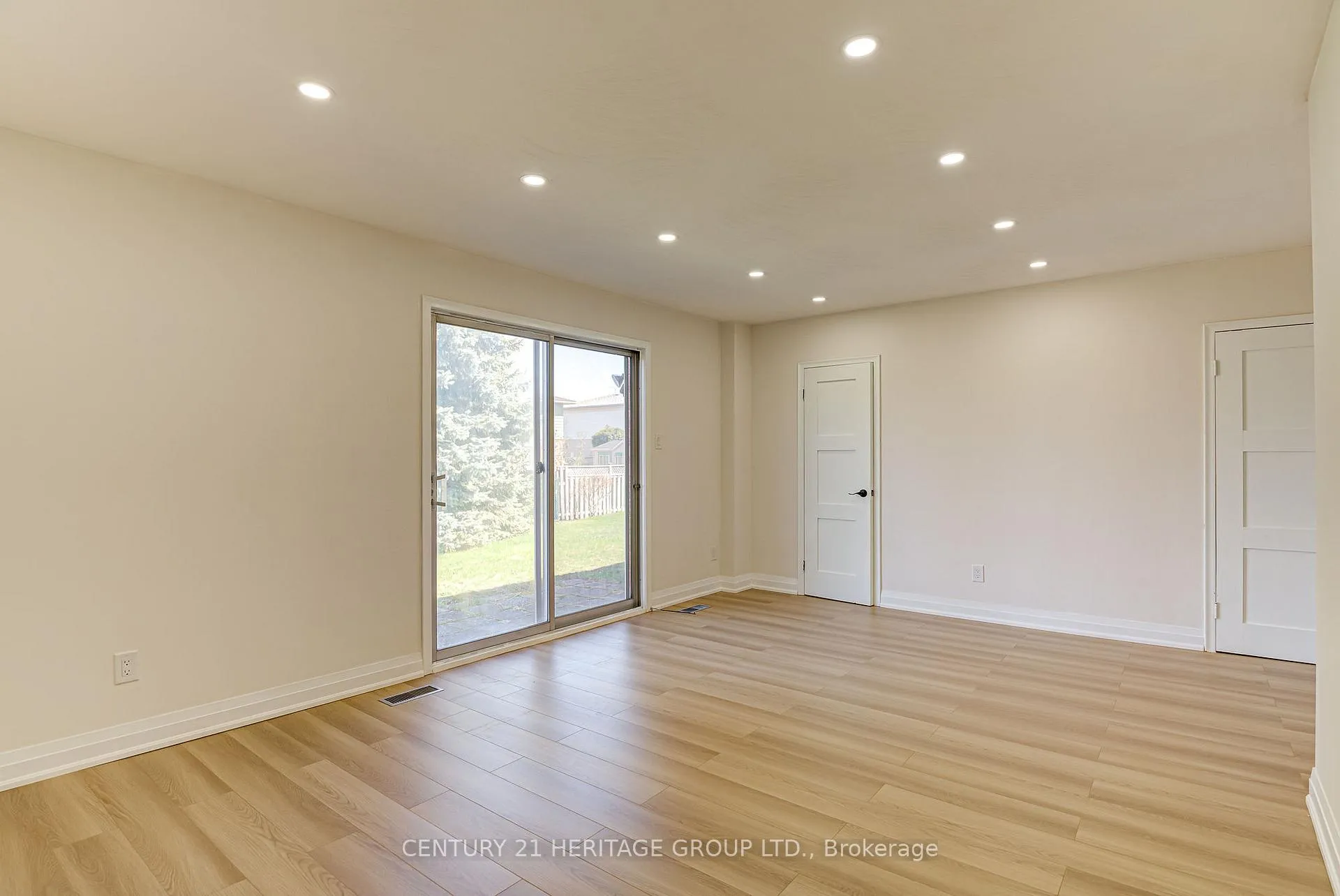 Photo 24 of 139 Strathcona Crescent, Kitchener — HOMEH