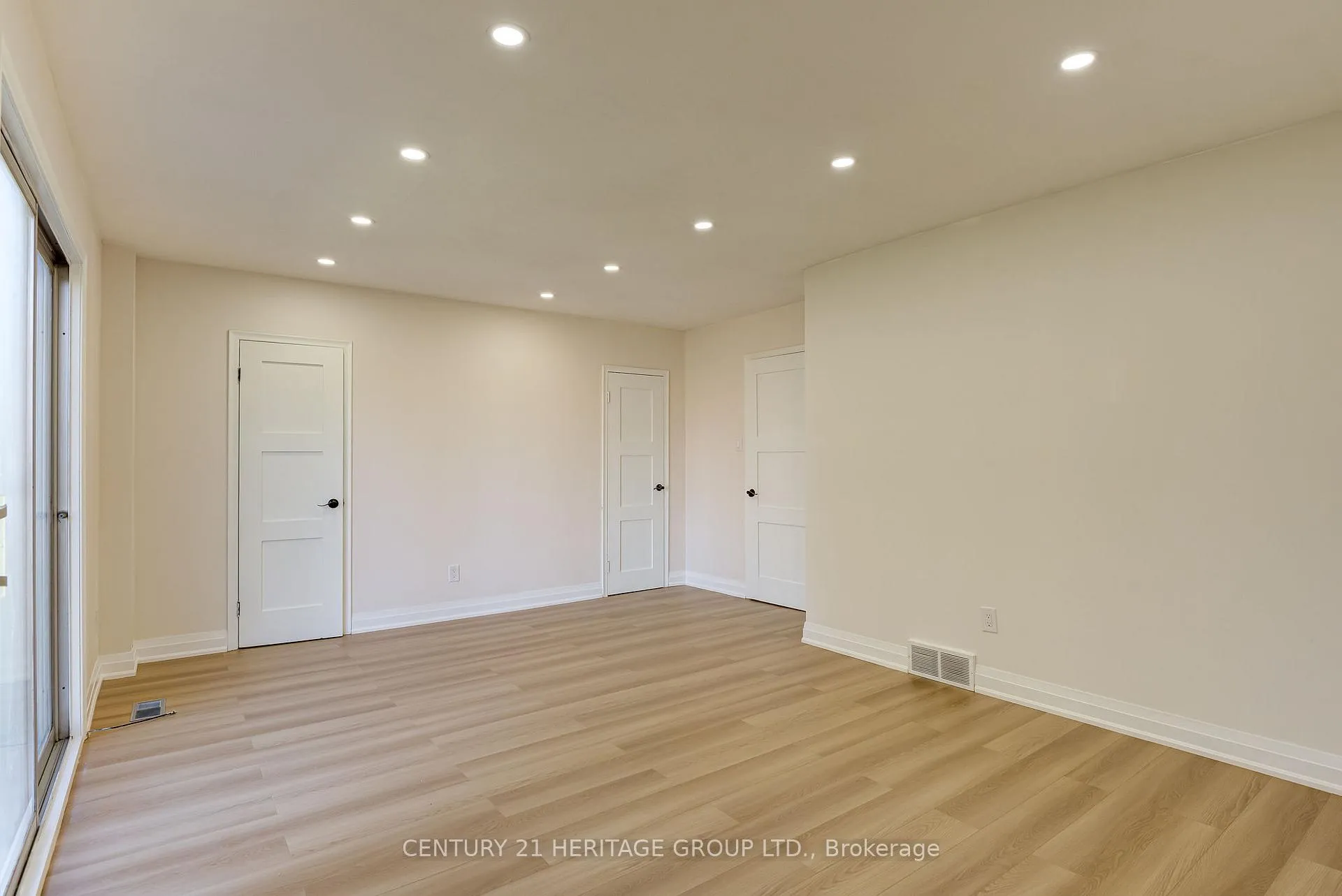 Photo 25 of 139 Strathcona Crescent, Kitchener — HOMEH