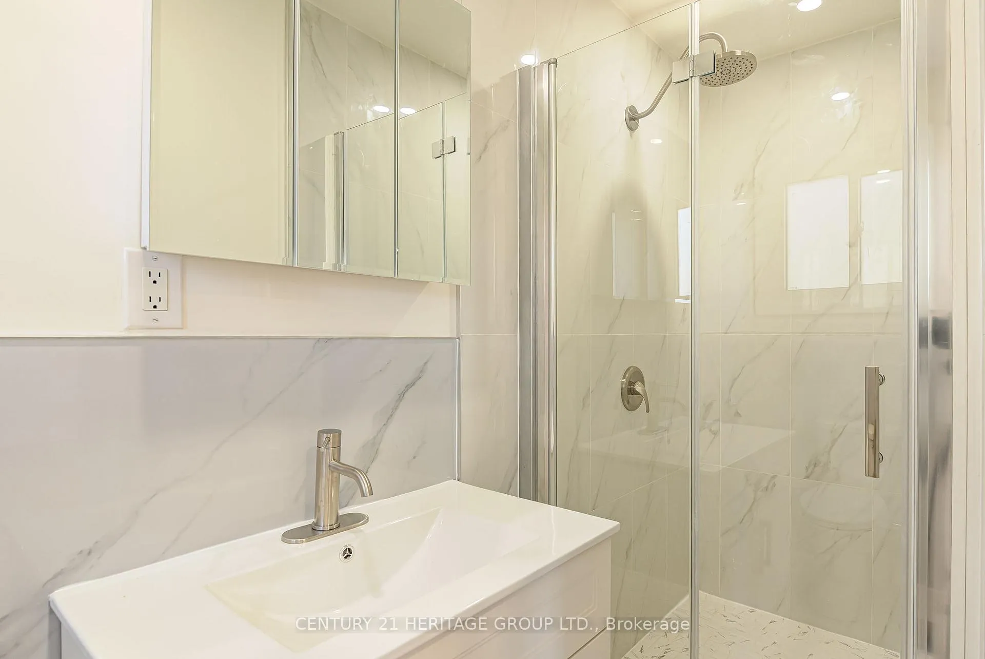 Photo 26 of 139 Strathcona Crescent, Kitchener — HOMEH