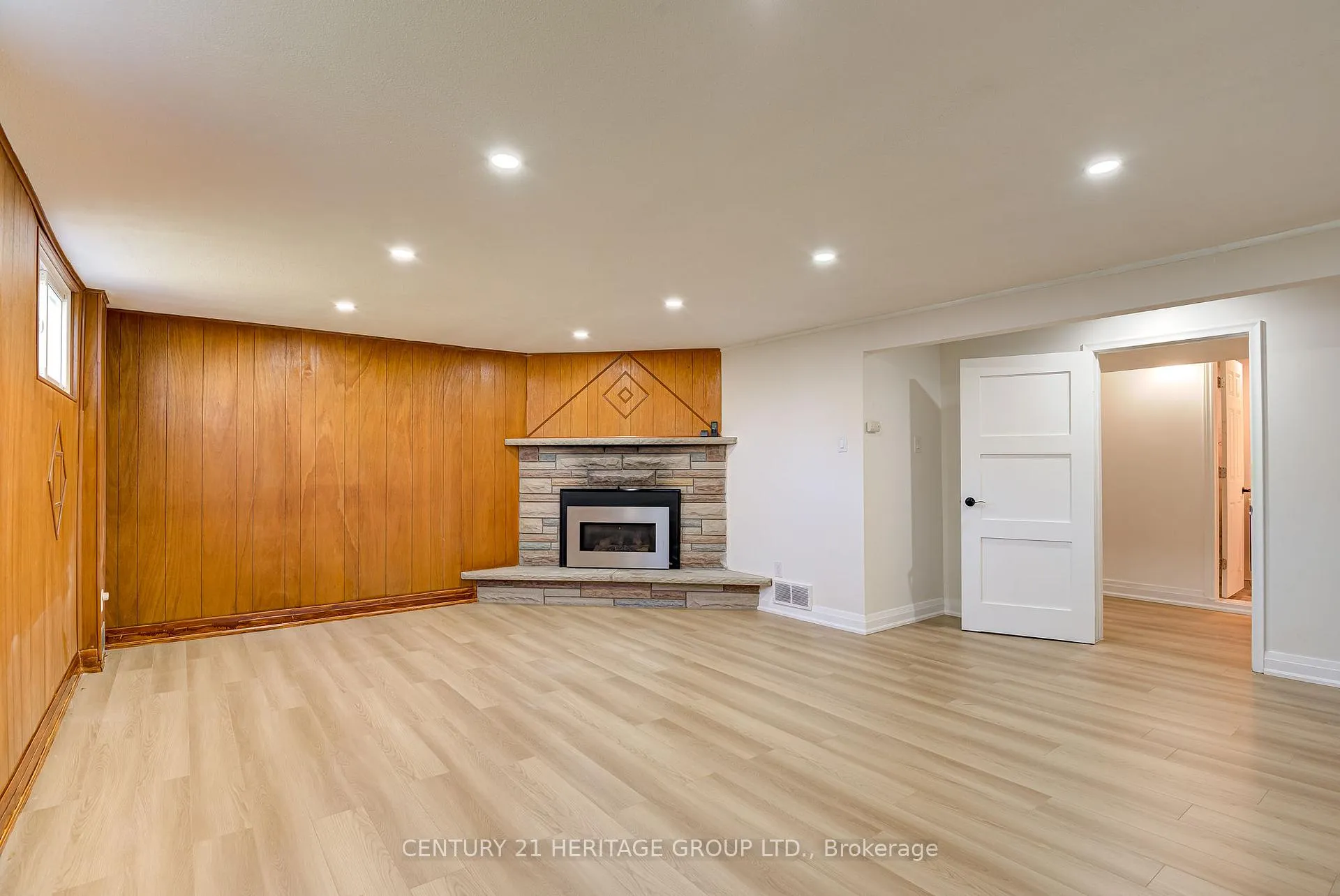 Photo 28 of 139 Strathcona Crescent, Kitchener — HOMEH