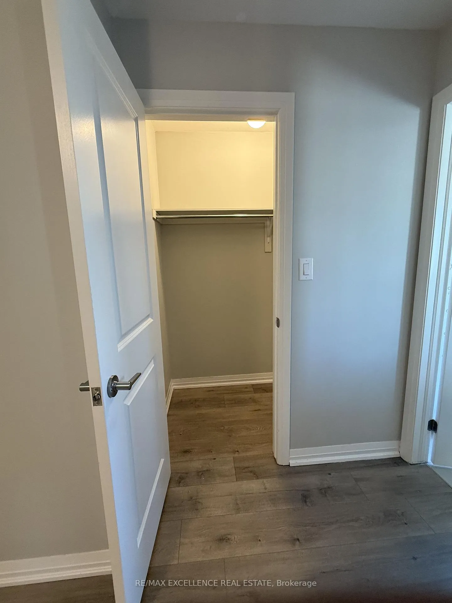 Photo 4 of 22 Bur Oak Drive, Thorold, Confederation Heights — HOMEH
