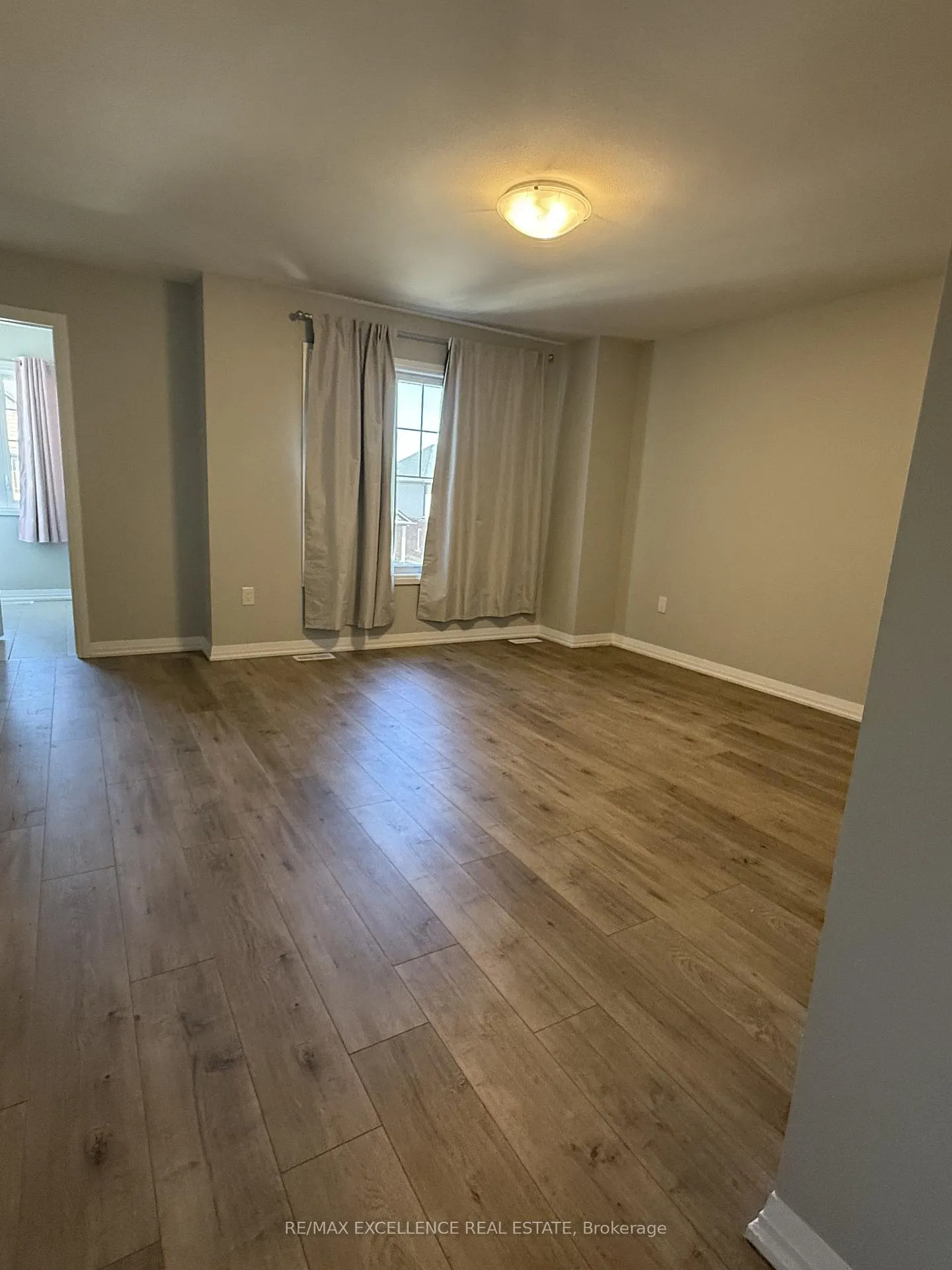 Photo 8 of 22 Bur Oak Drive, Thorold, Confederation Heights — HOMEH