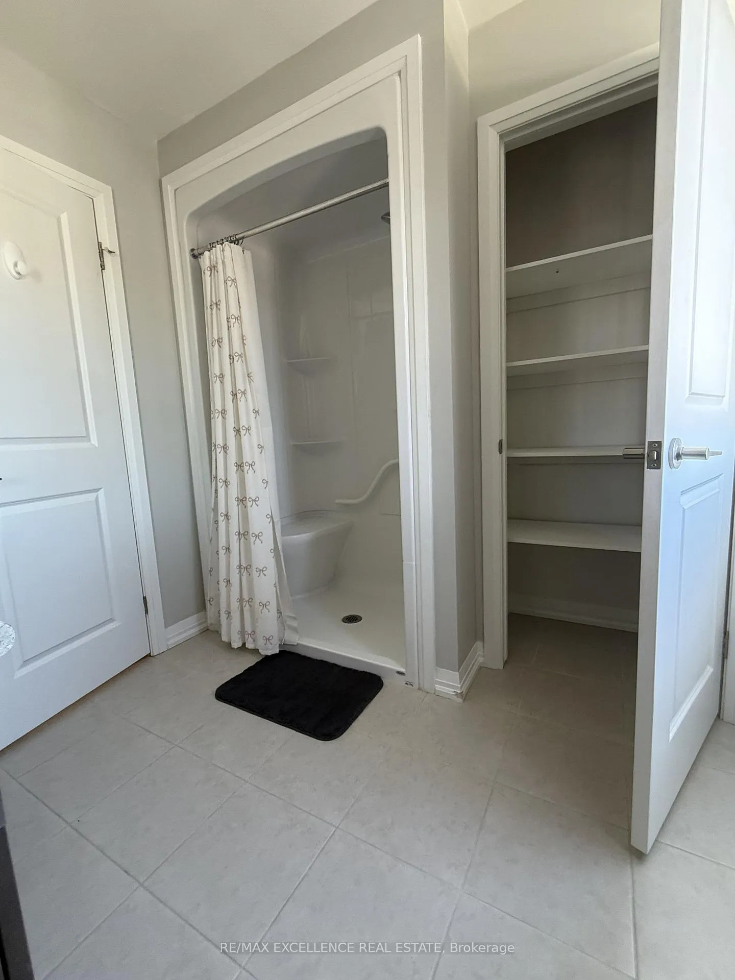 Photo 14 of 22 Bur Oak Drive, Thorold, Confederation Heights — HOMEH