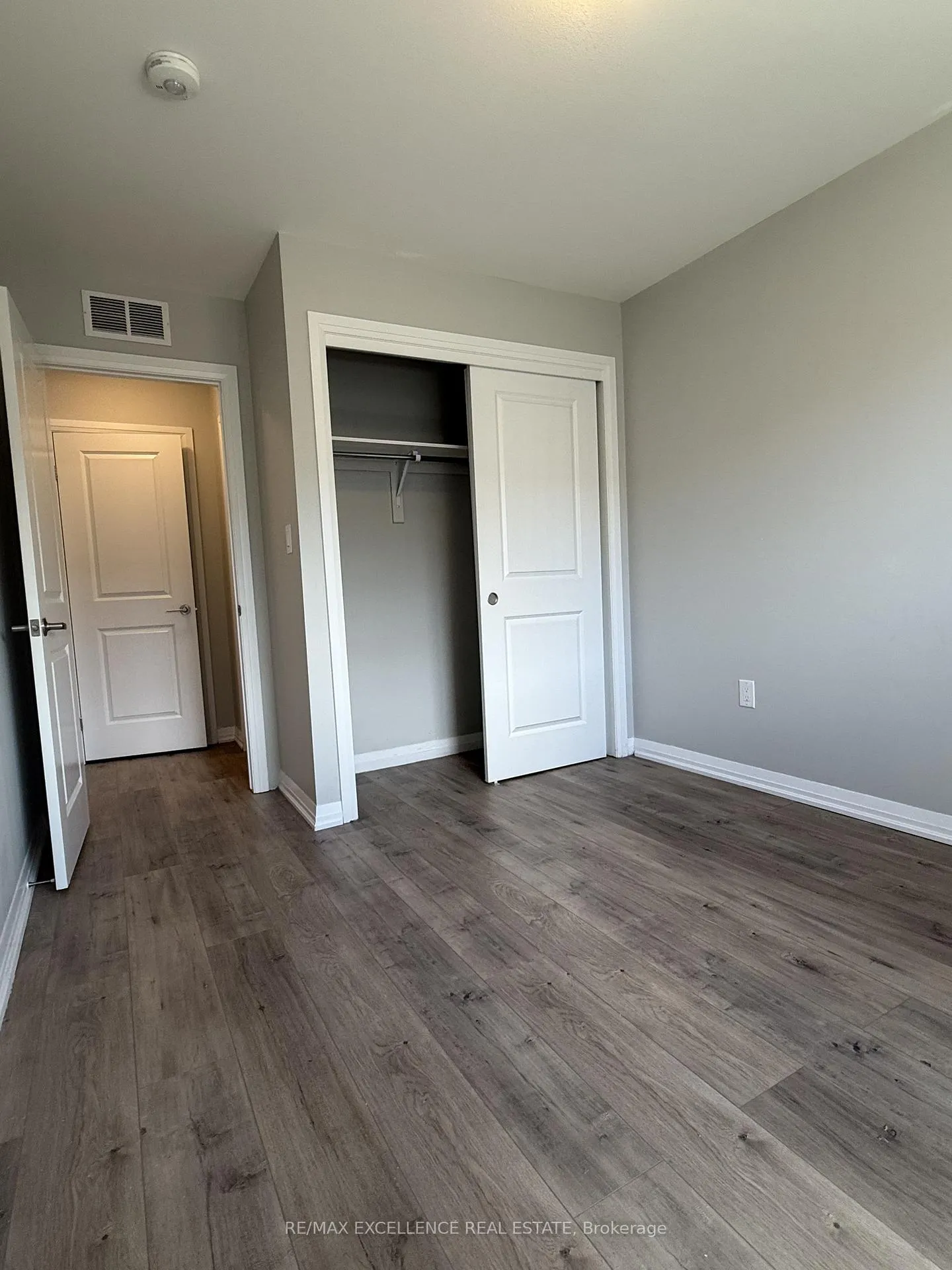Photo 16 of 22 Bur Oak Drive, Thorold, Confederation Heights — HOMEH