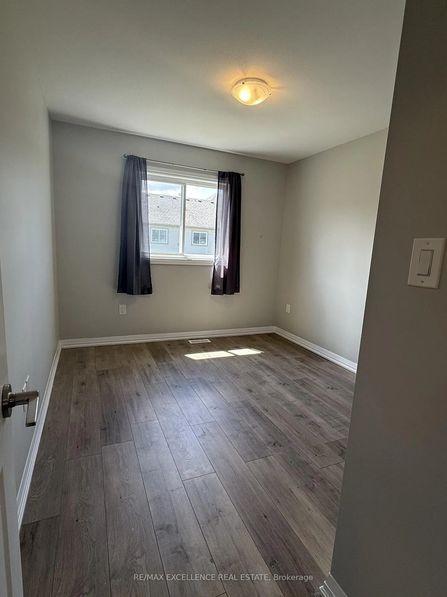 Photo 17 of 22 Bur Oak Drive, Thorold, Confederation Heights — HOMEH