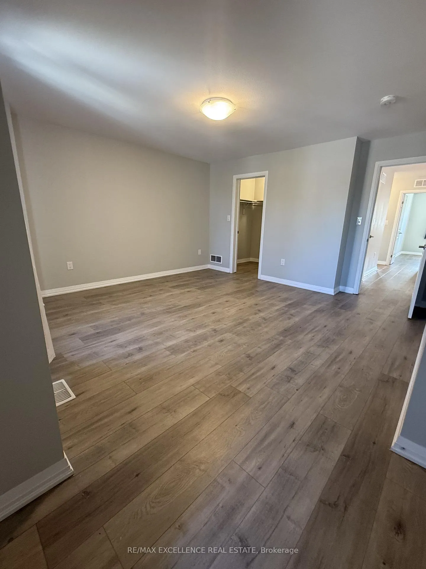 Photo 19 of 22 Bur Oak Drive, Thorold, Confederation Heights — HOMEH