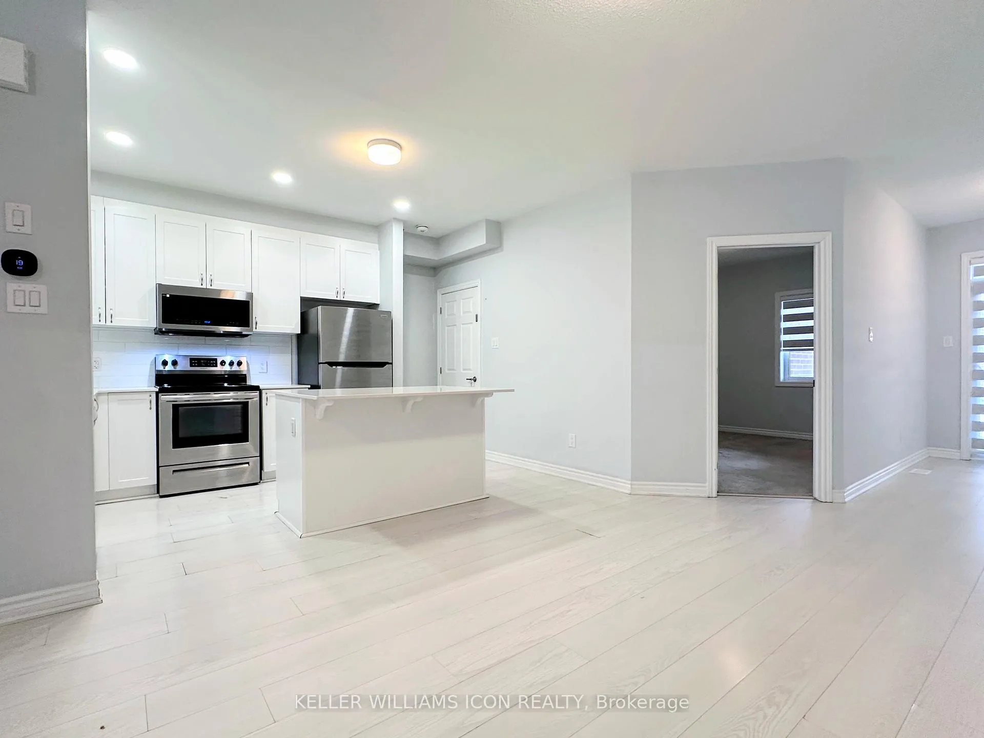 Photo 4 of 193 Anthracite Drive, Ottawa, Barrhaven - Heritage Park — HOMEH