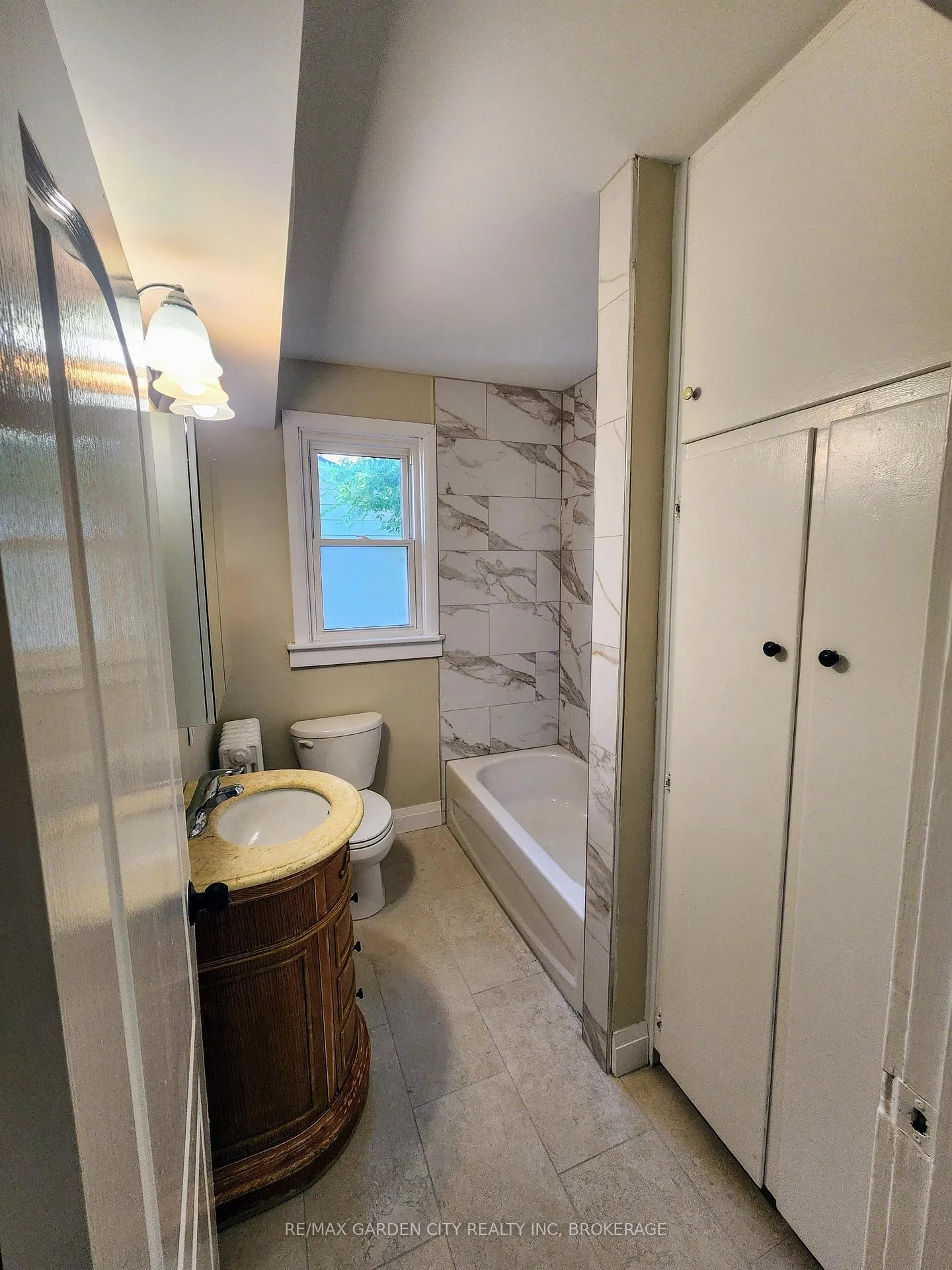 Photo 10 of Unit One, 75 Thomas Street, St. Catharines, Downtown — HOMEH