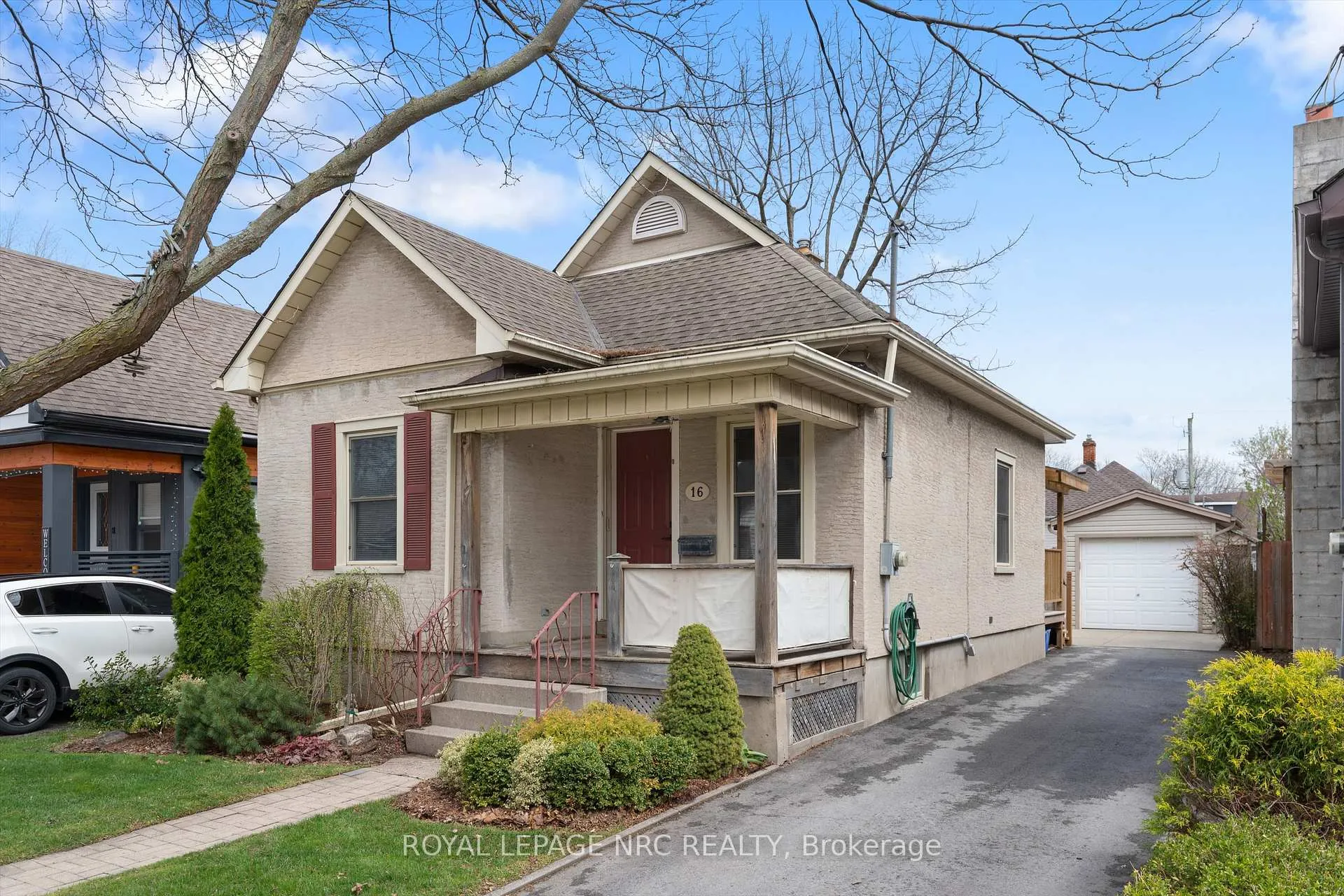 Photo 3 of 16 McGhie Street, St. Catharines, Downtown — HOMEH