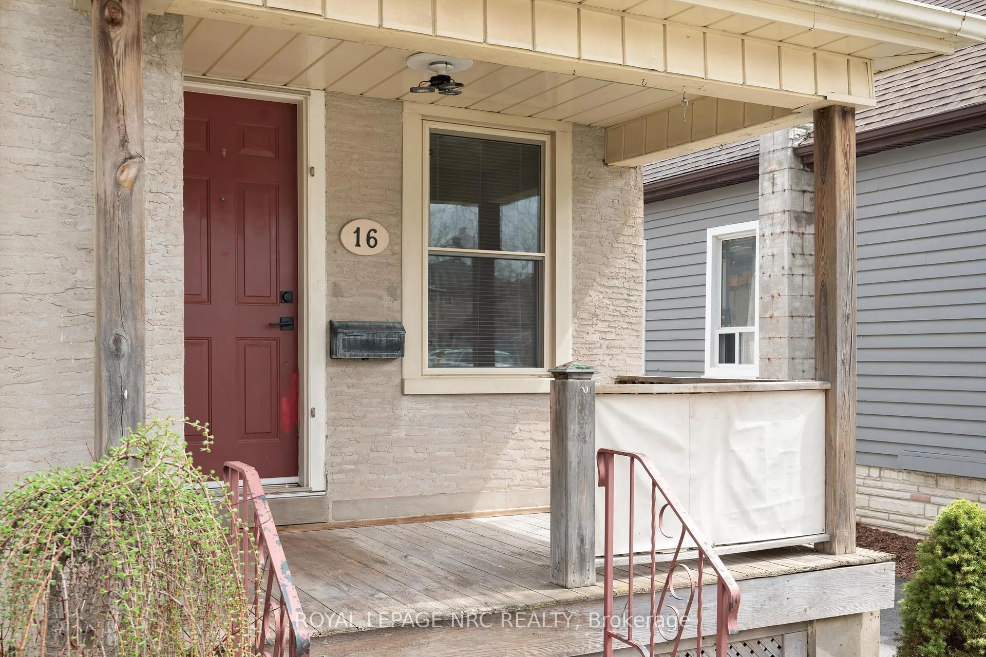 Photo 4 of 16 McGhie Street, St. Catharines, Downtown — HOMEH