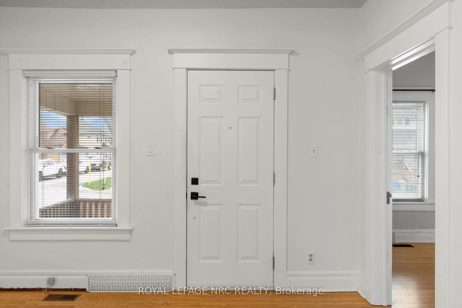 Photo 5 of 16 McGhie Street, St. Catharines, Downtown — HOMEH