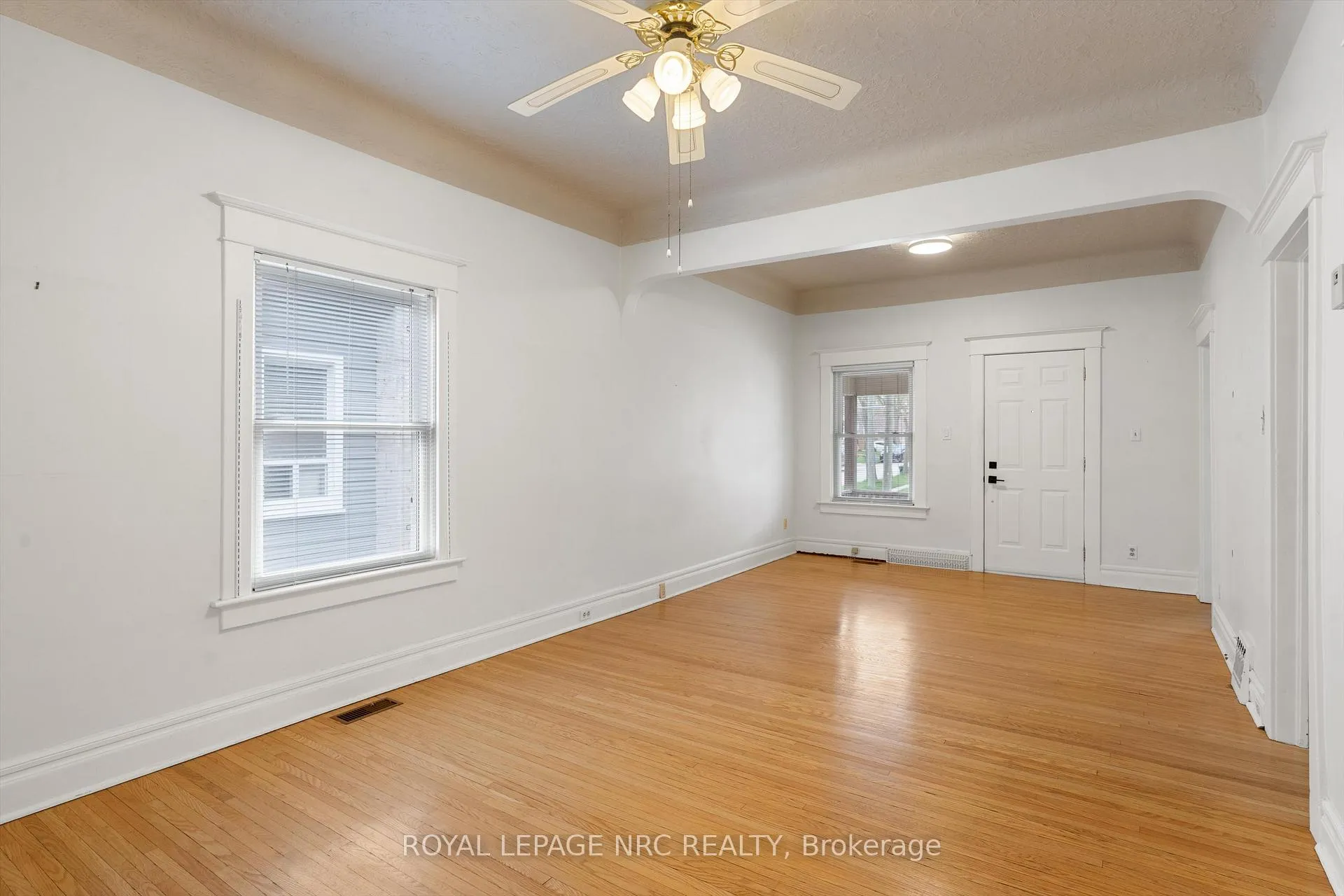 Photo 7 of 16 McGhie Street, St. Catharines, Downtown — HOMEH