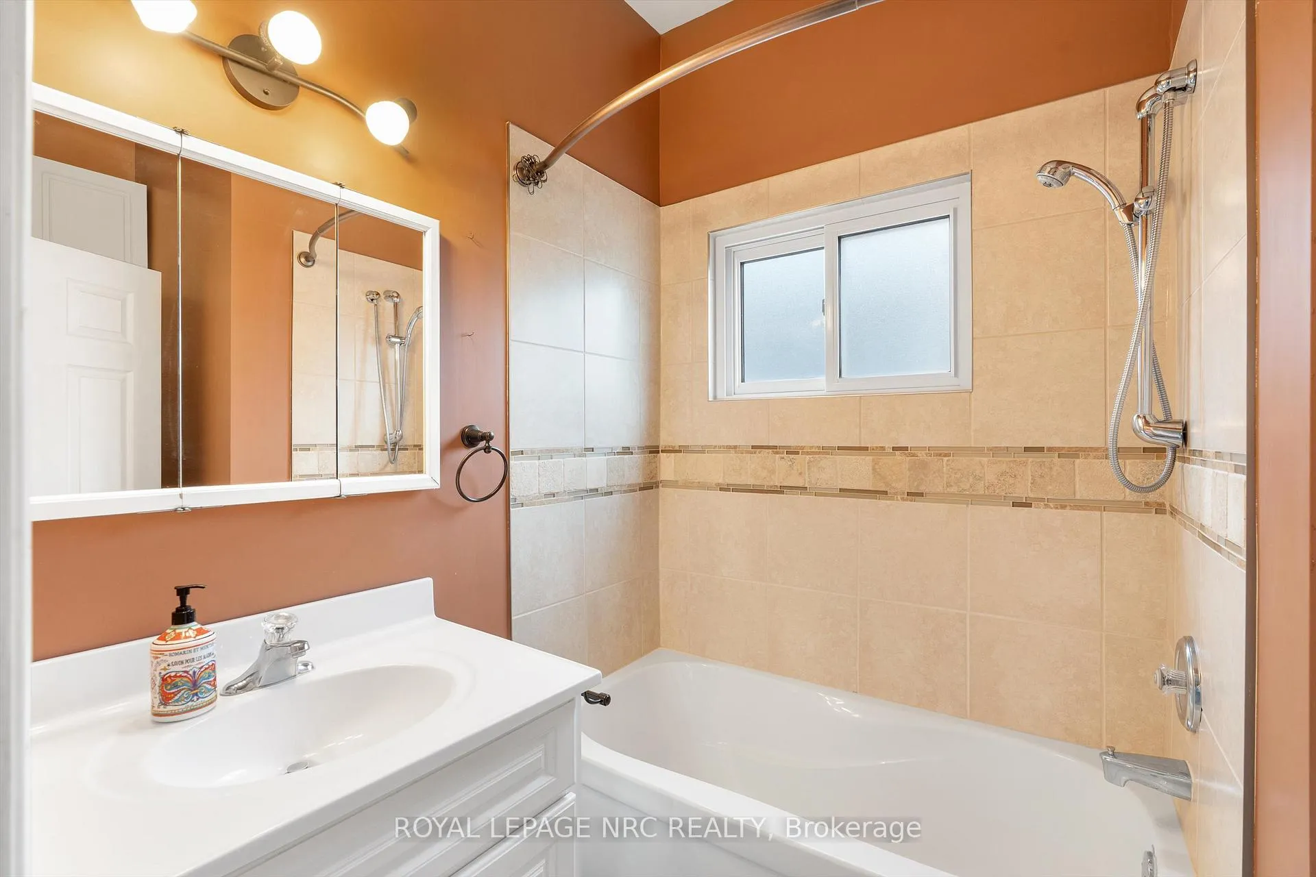 Photo 14 of 16 McGhie Street, St. Catharines, Downtown — HOMEH