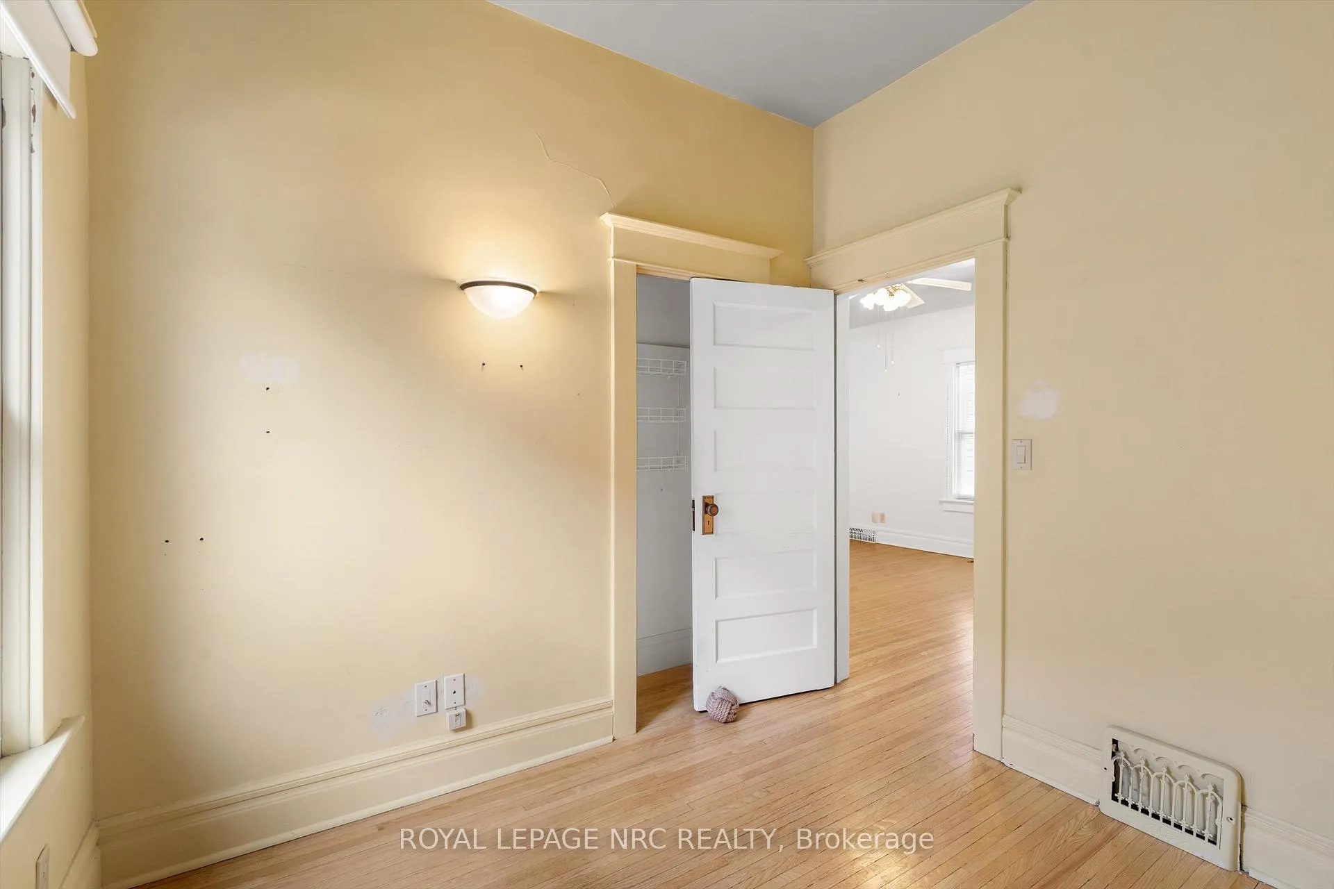 Photo 18 of 16 McGhie Street, St. Catharines, Downtown — HOMEH