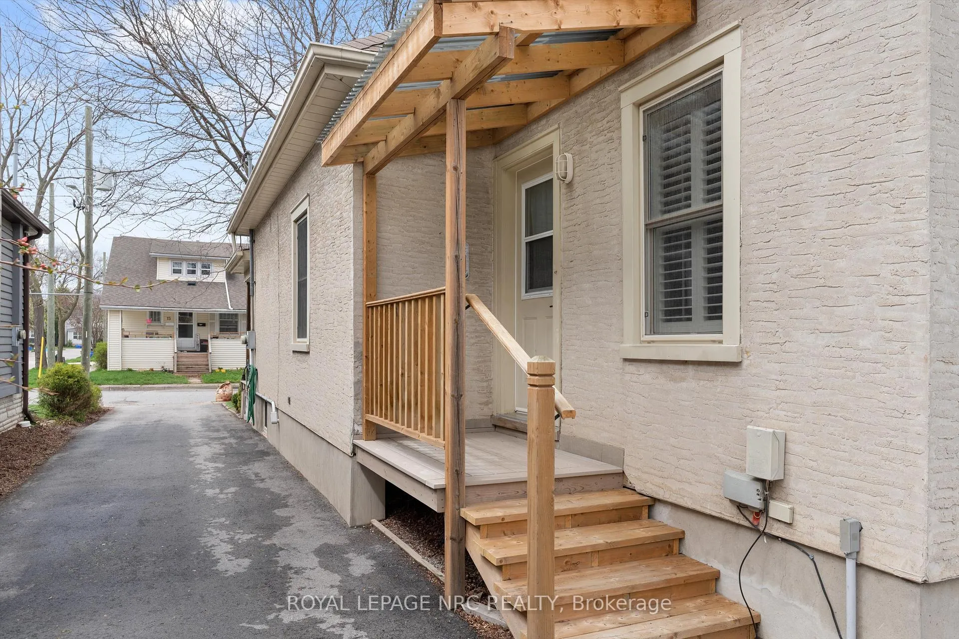 Photo 23 of 16 McGhie Street, St. Catharines, Downtown — HOMEH