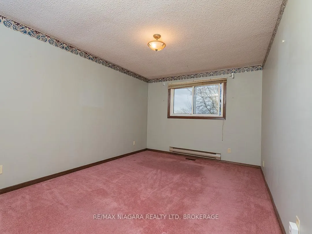 Photo 13 of 26 Lampman Crescent, Thorold, Confederation Heights — HOMEH