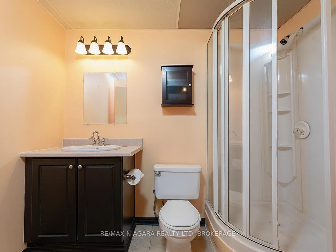 Photo 24 of 26 Lampman Crescent, Thorold, Confederation Heights — HOMEH