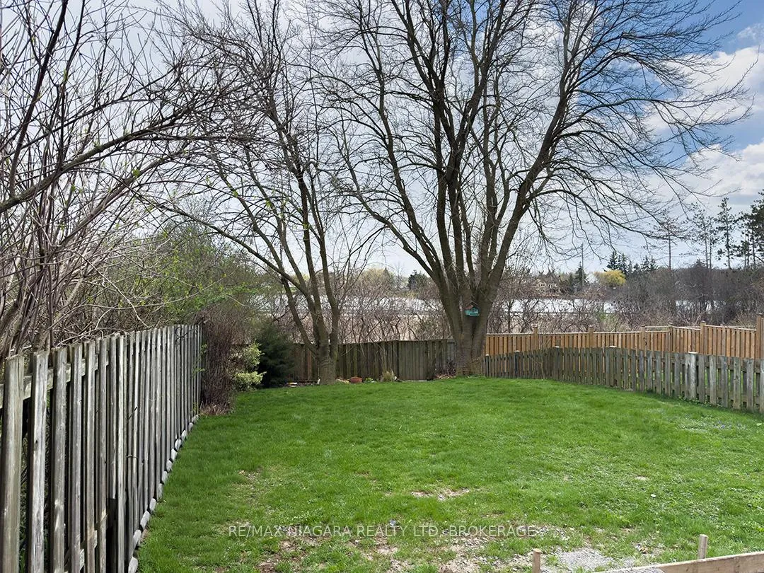 Photo 27 of 26 Lampman Crescent, Thorold, Confederation Heights — HOMEH
