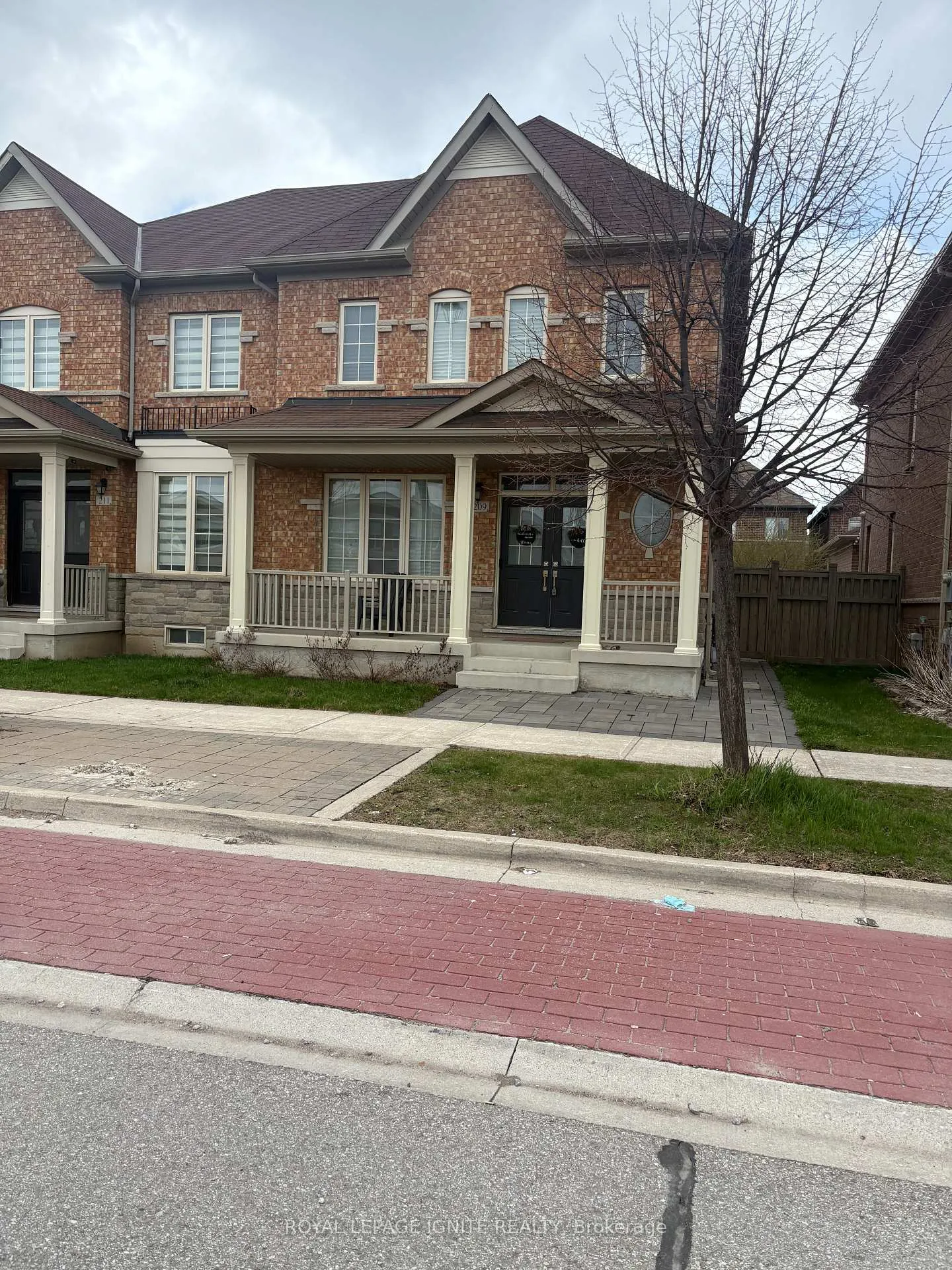 Photo 23 of 209 Barons Street, Vaughan, Kleinburg — HOMEH