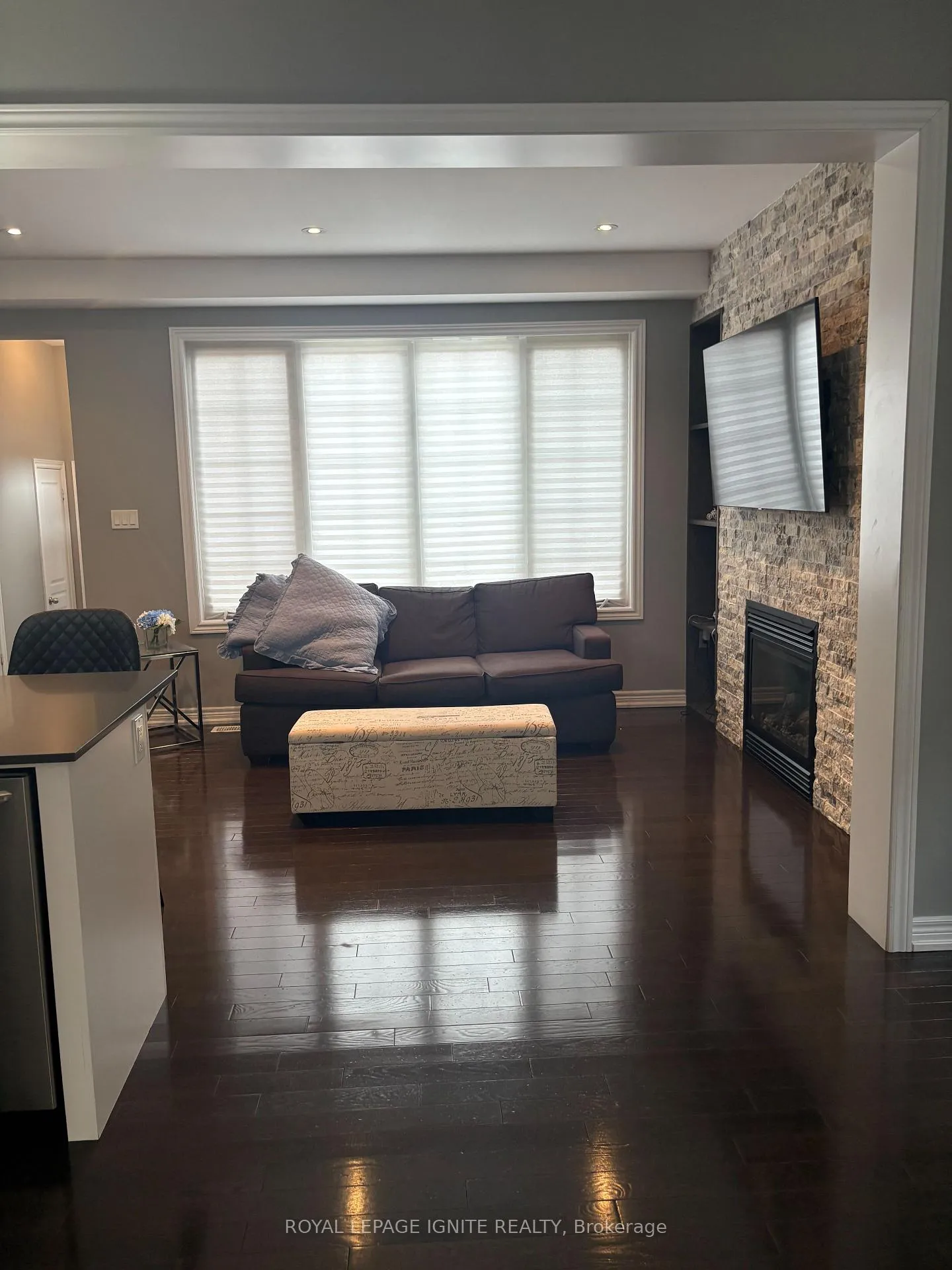 Photo 6 of 209 Barons Street, Vaughan, Kleinburg — HOMEH