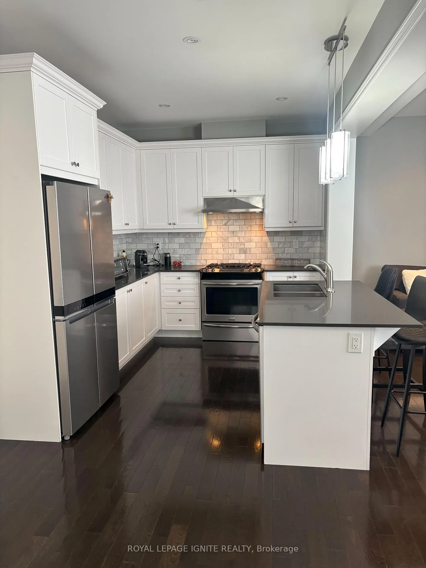 Photo 8 of 209 Barons Street, Vaughan, Kleinburg — HOMEH