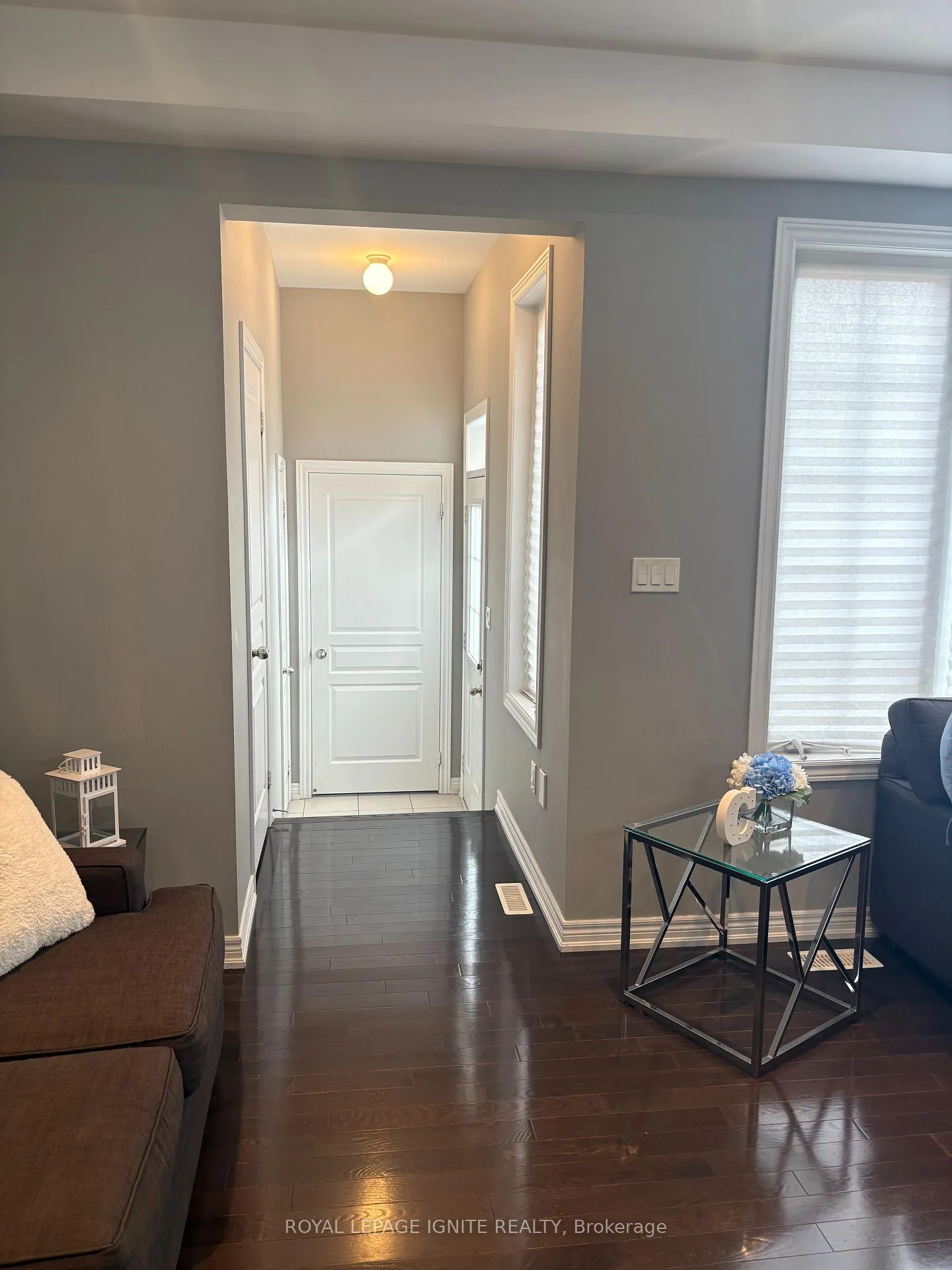 Photo 9 of 209 Barons Street, Vaughan, Kleinburg — HOMEH