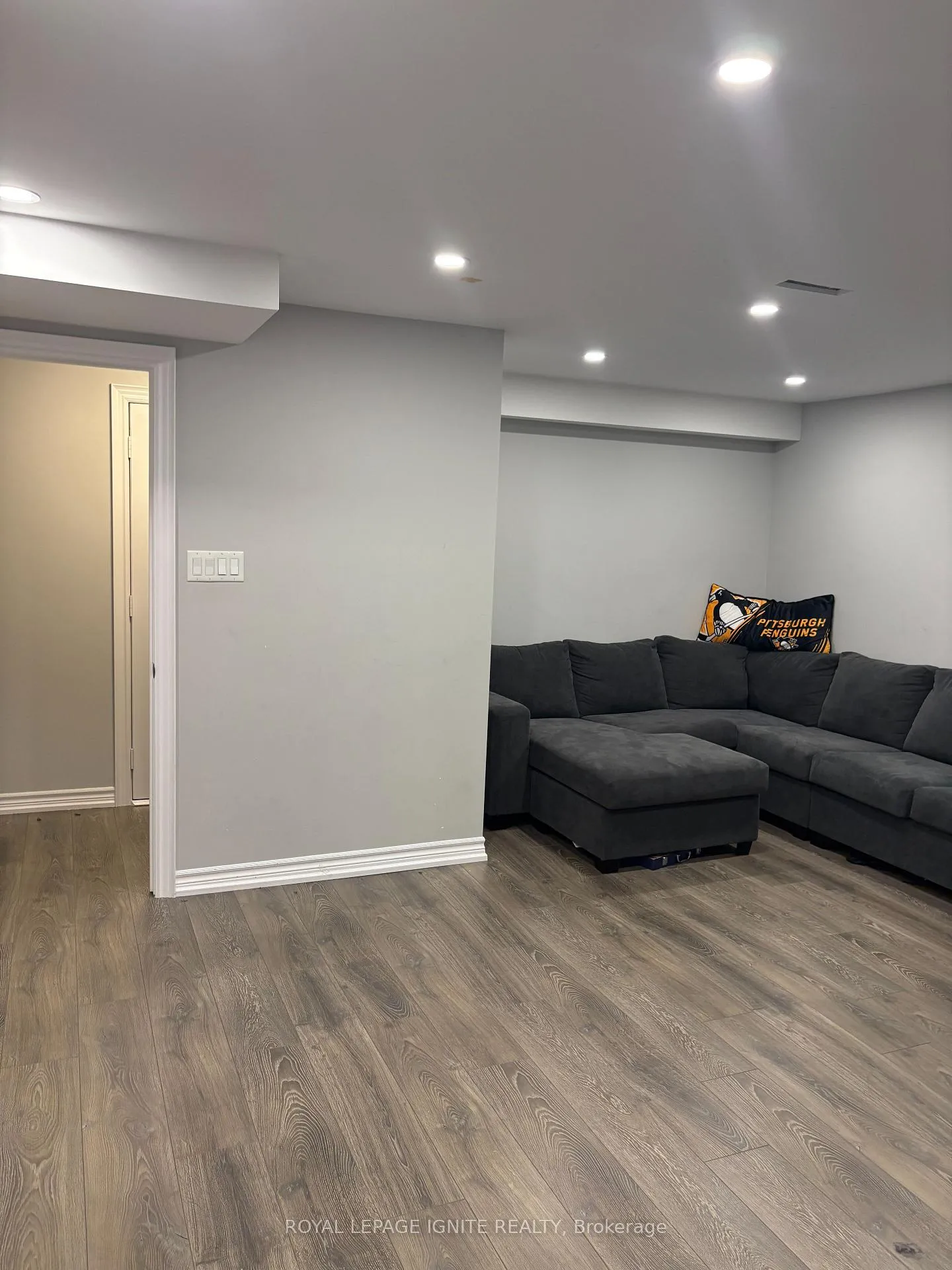 Photo 18 of 209 Barons Street, Vaughan, Kleinburg — HOMEH