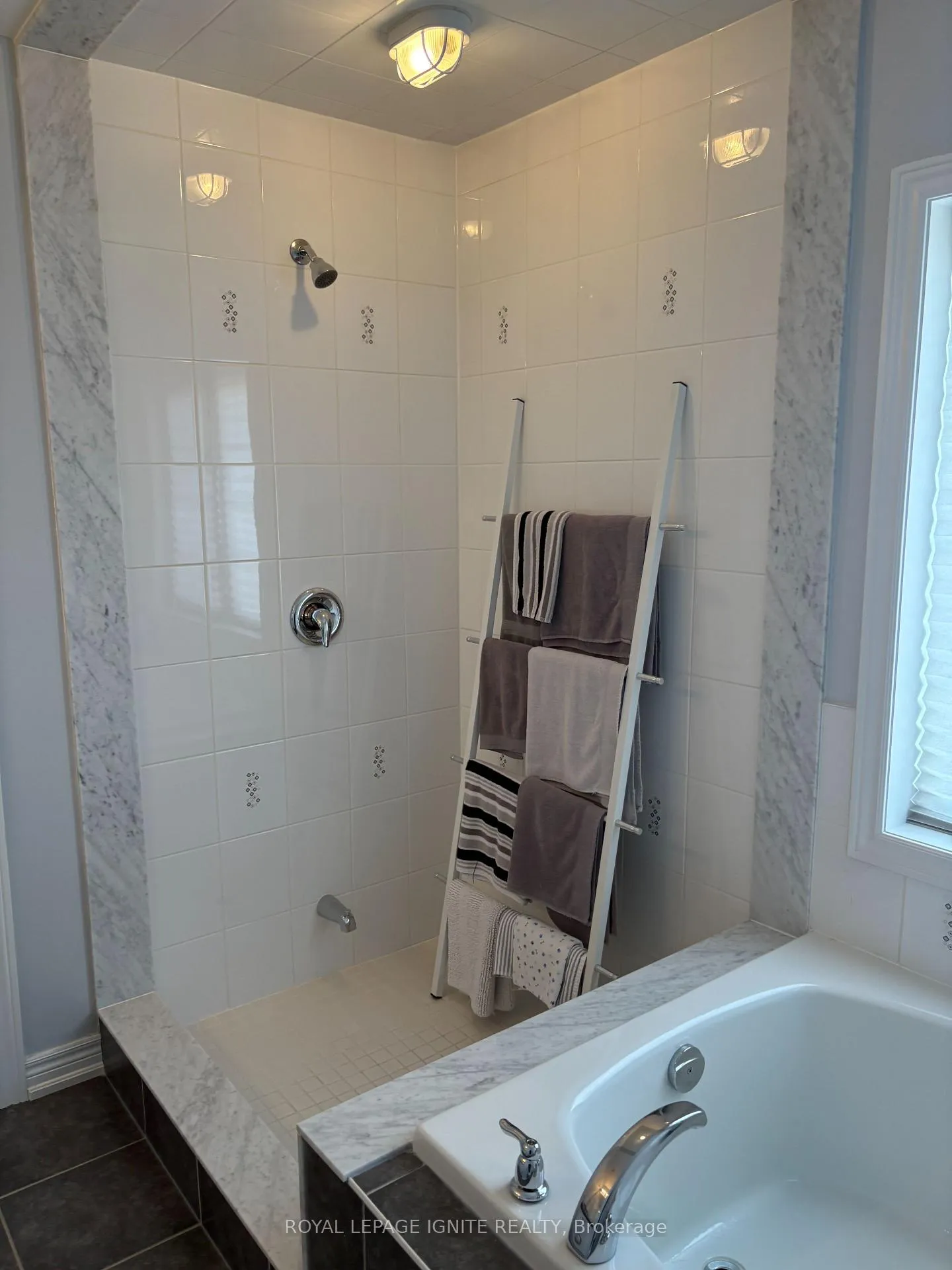 Photo 14 of 209 Barons Street, Vaughan, Kleinburg — HOMEH