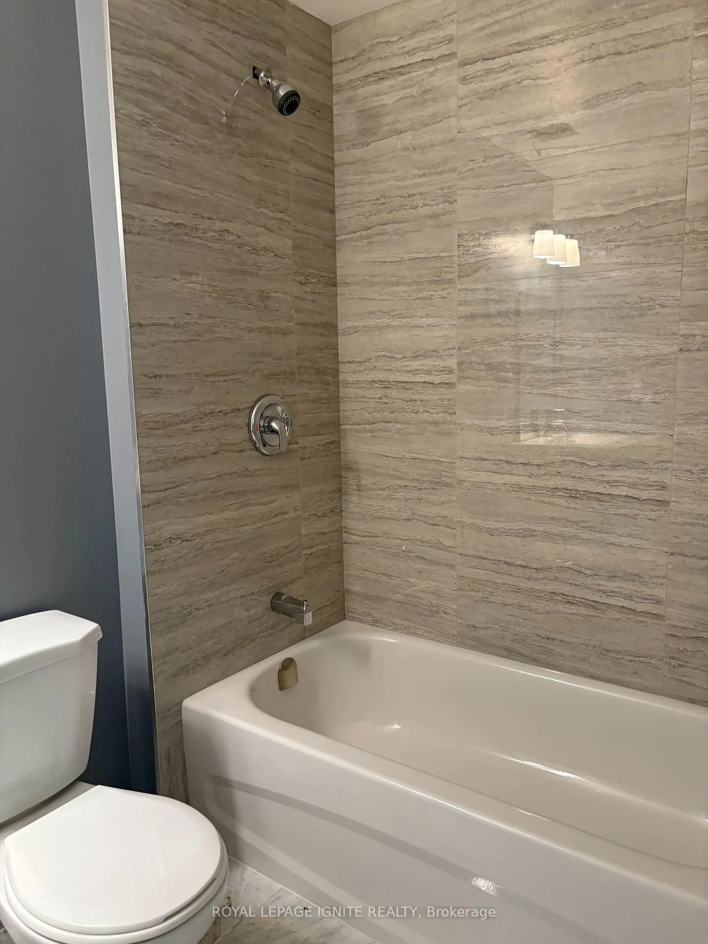Photo 13 of 209 Barons Street, Vaughan, Kleinburg — HOMEH