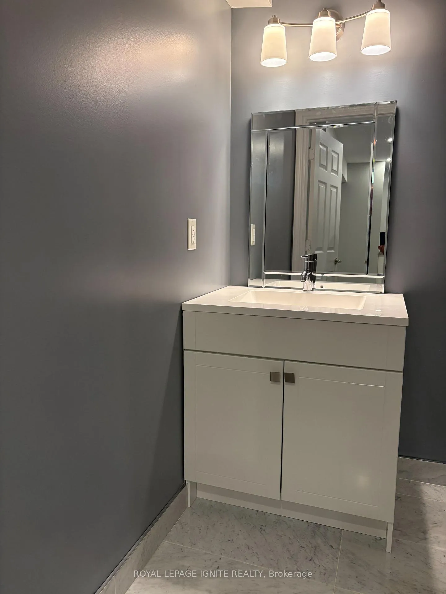 Photo 21 of 209 Barons Street, Vaughan, Kleinburg — HOMEH