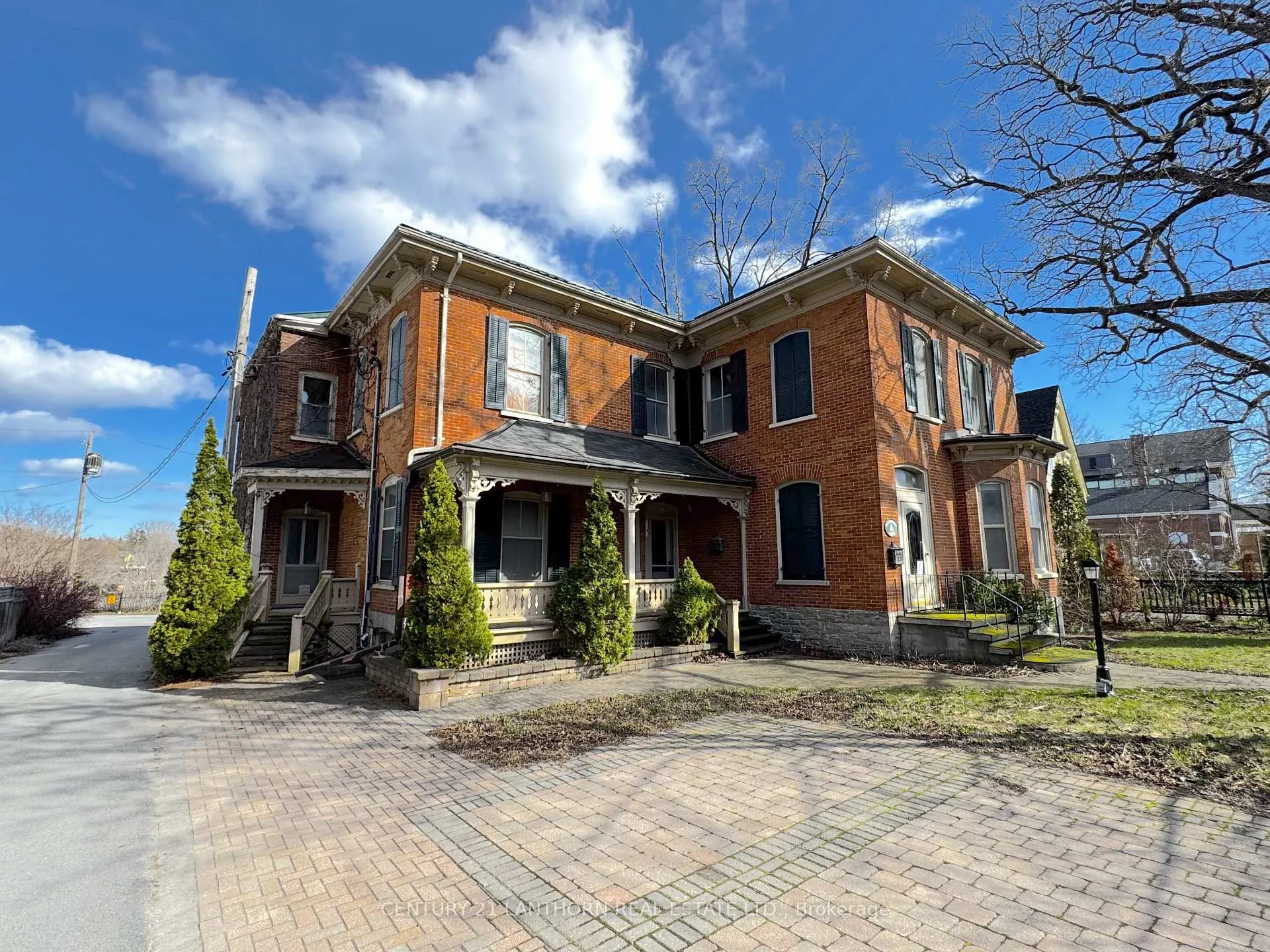 Photo of 340 Main Street