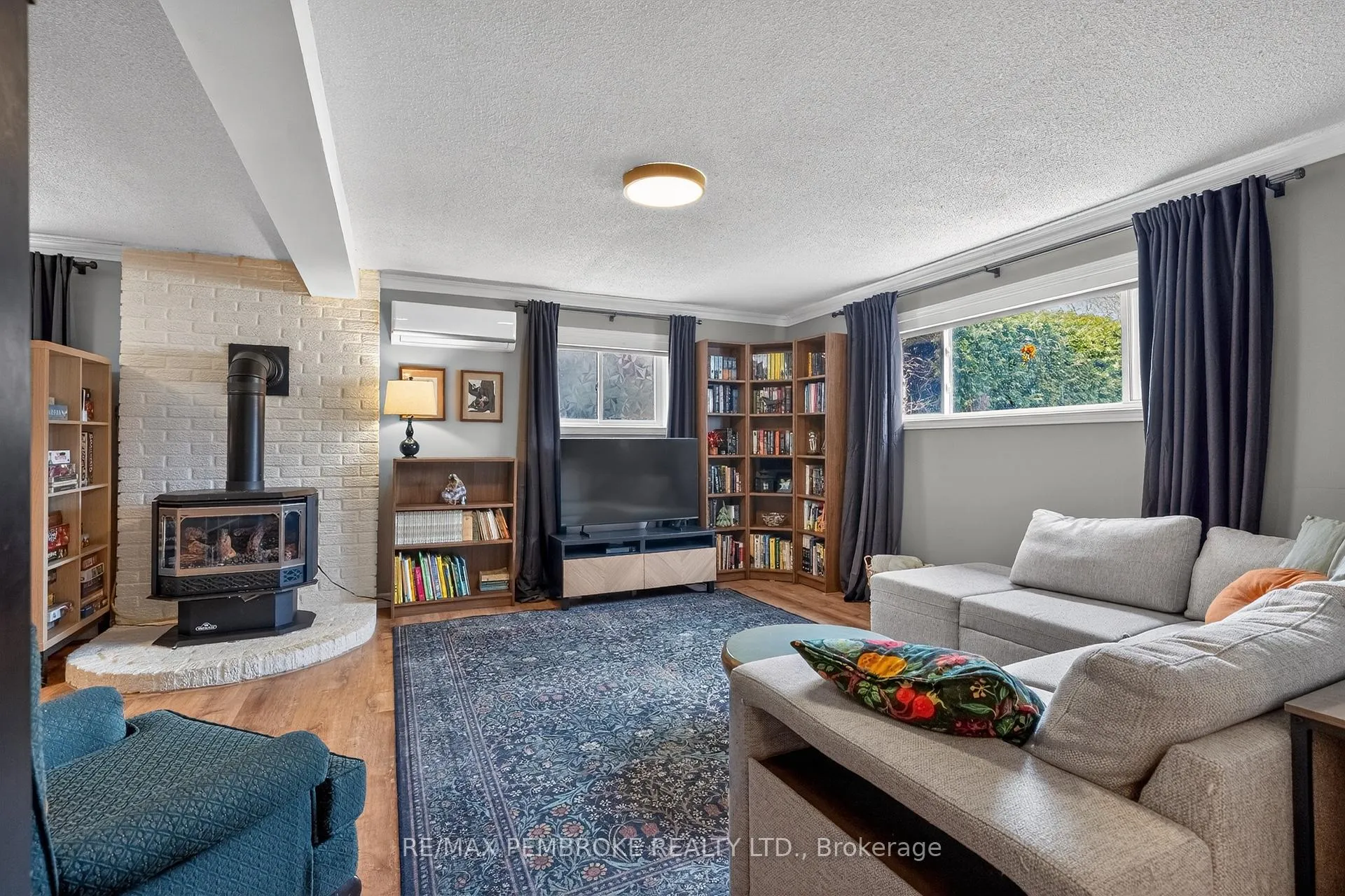 Photo 30 of 13 Point Crescent, Petawawa — HOMEH