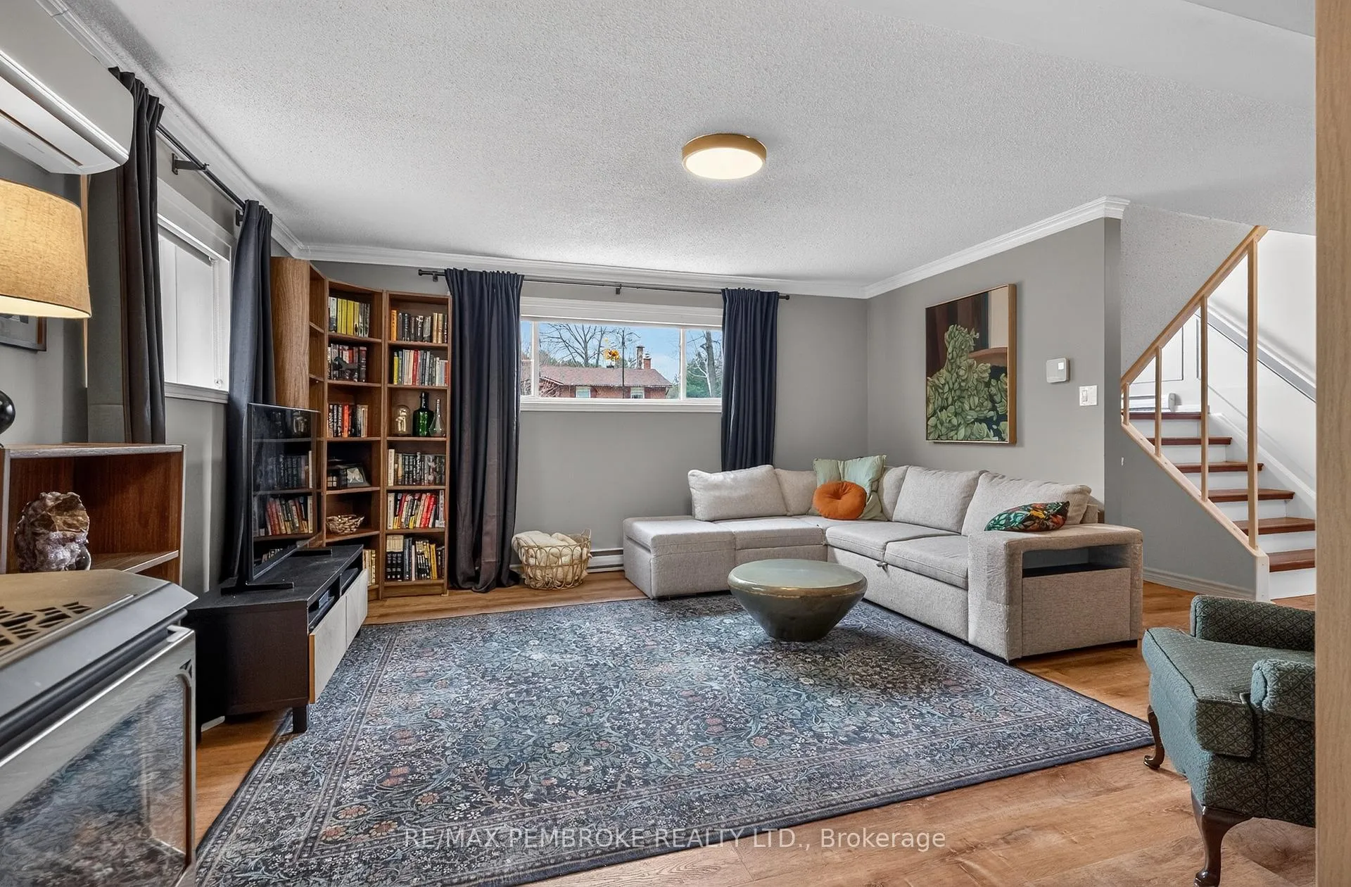 Photo 33 of 13 Point Crescent, Petawawa — HOMEH