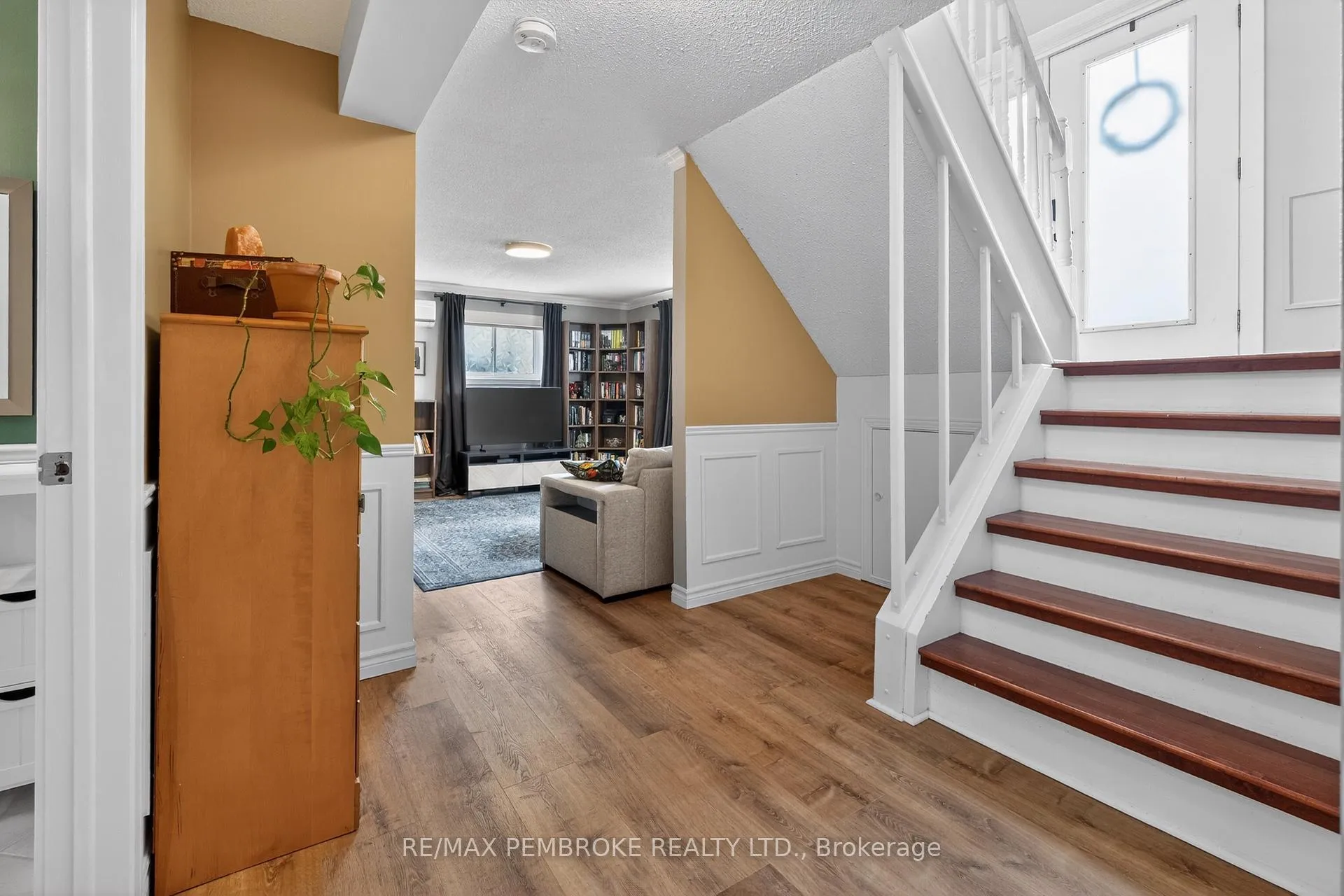 Photo 44 of 13 Point Crescent, Petawawa — HOMEH