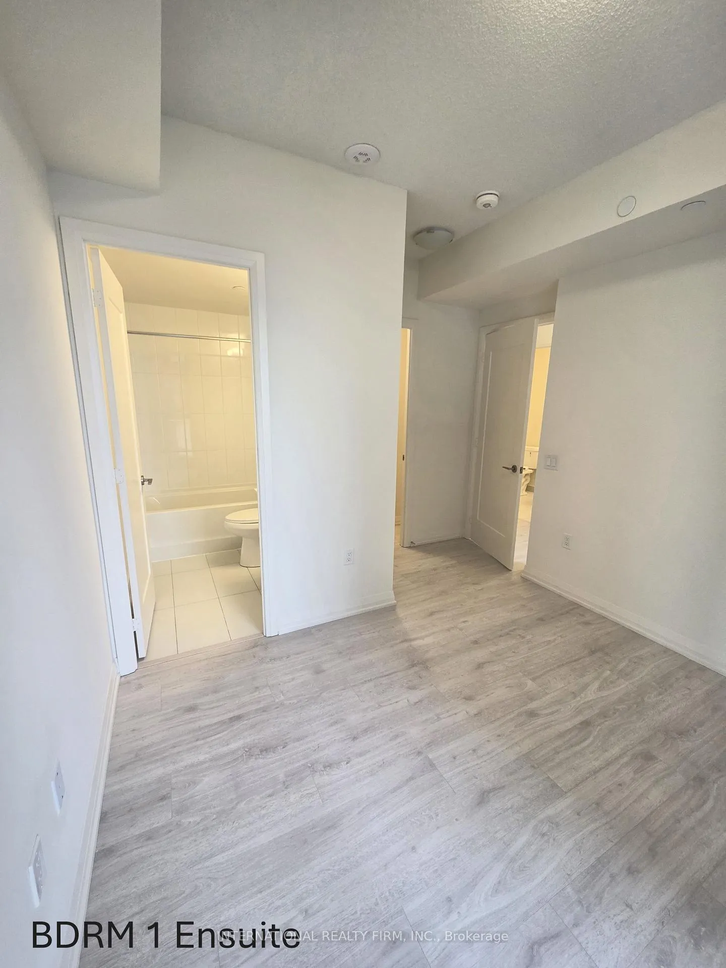 Photo 7 of Unit 909, 8960 Jane St., Vaughan, Concord — HOMEH
