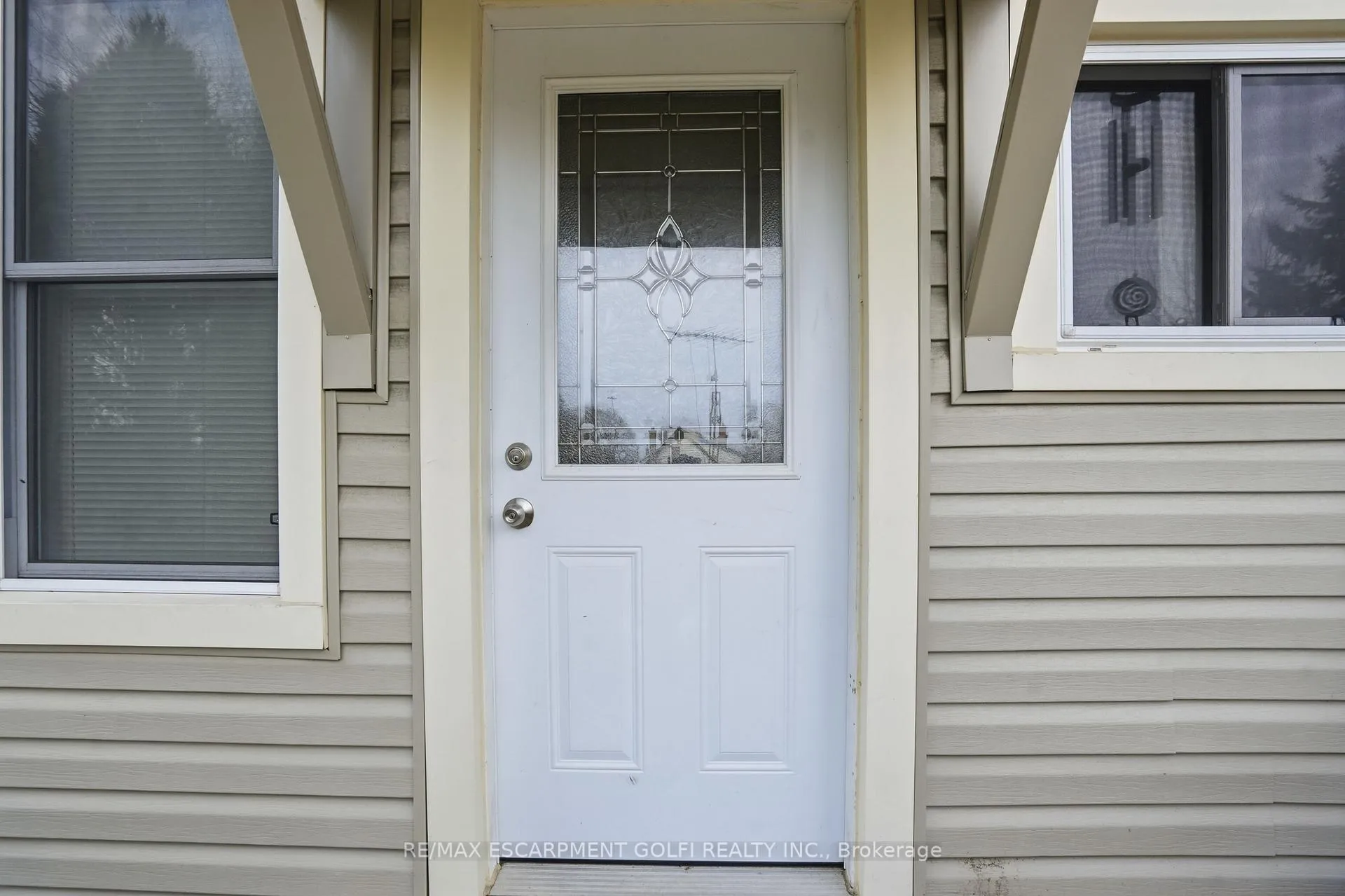 Photo 4 of 239 York Street, St. Catharines, Haig — HOMEH