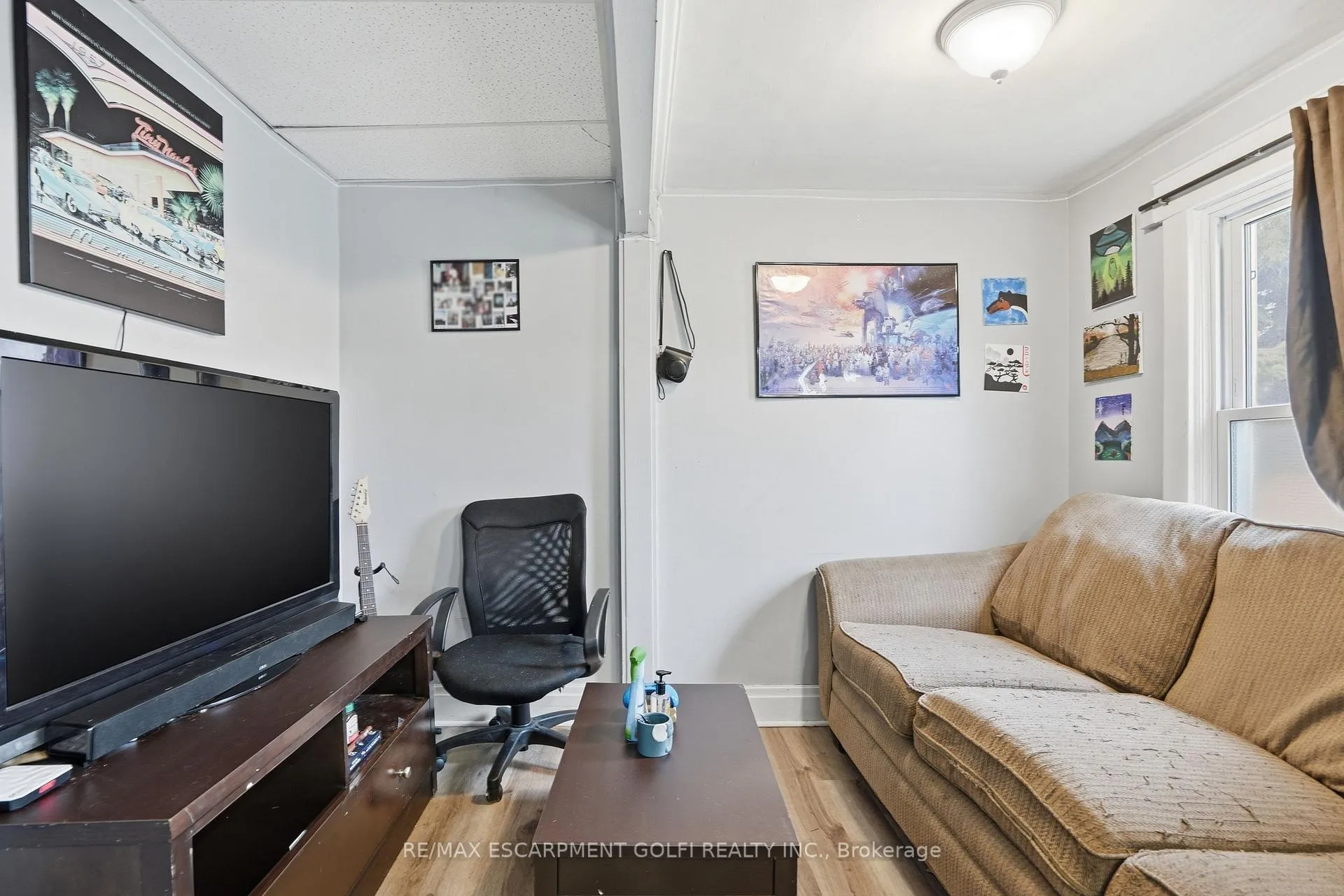 Photo 7 of 239 York Street, St. Catharines, Haig — HOMEH