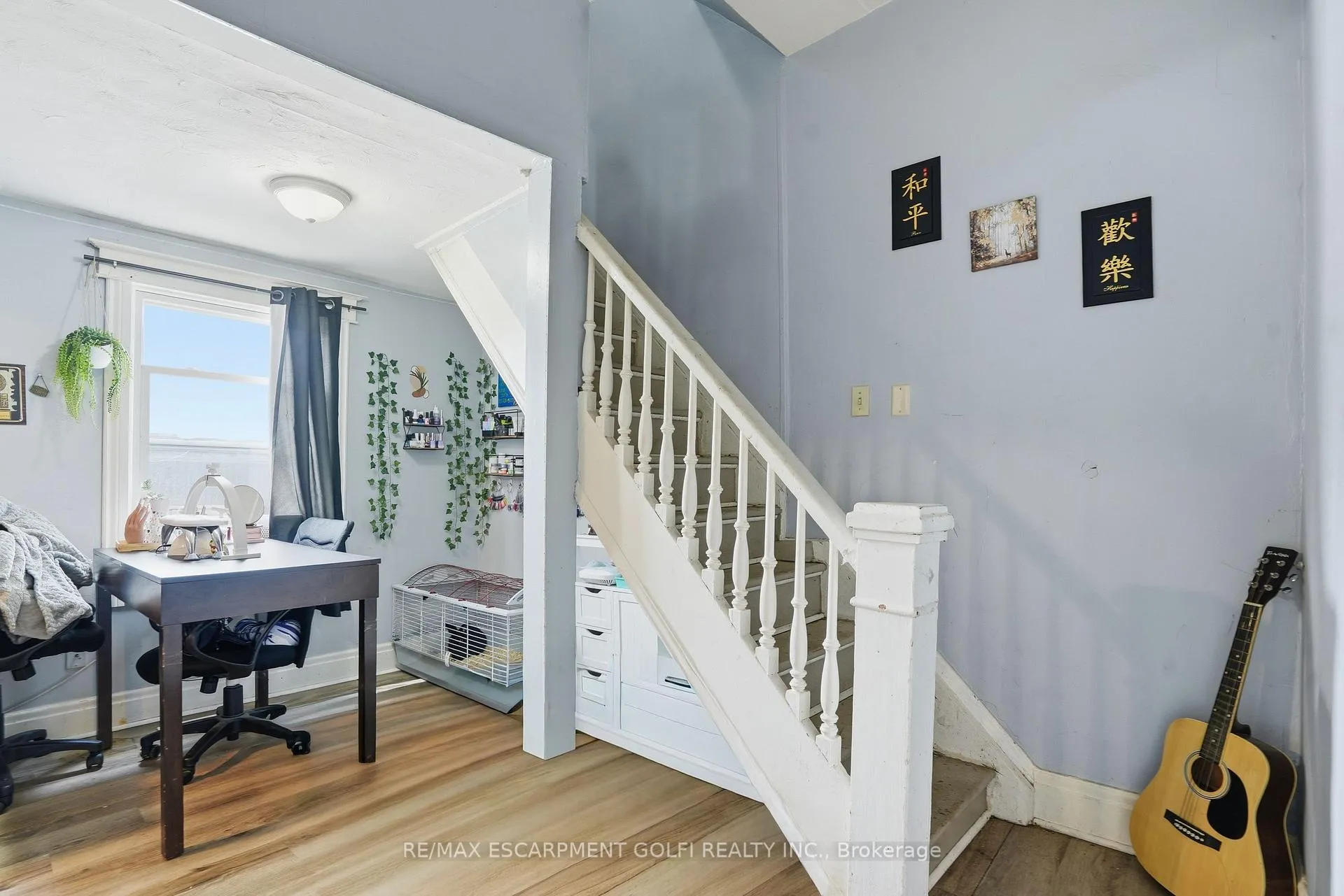 Photo 9 of 239 York Street, St. Catharines, Haig — HOMEH